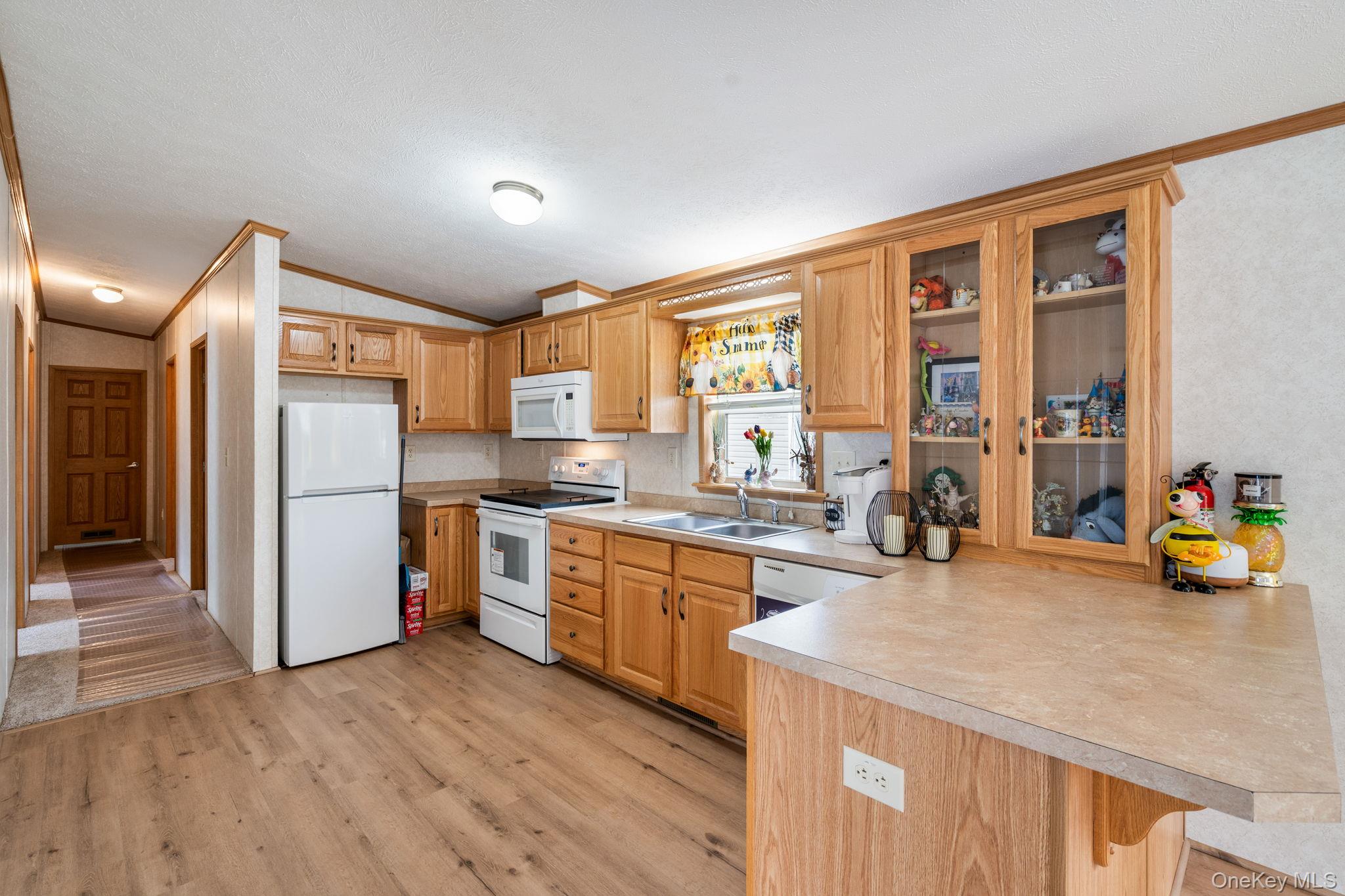 26 East Avenue – For Sale photo 3