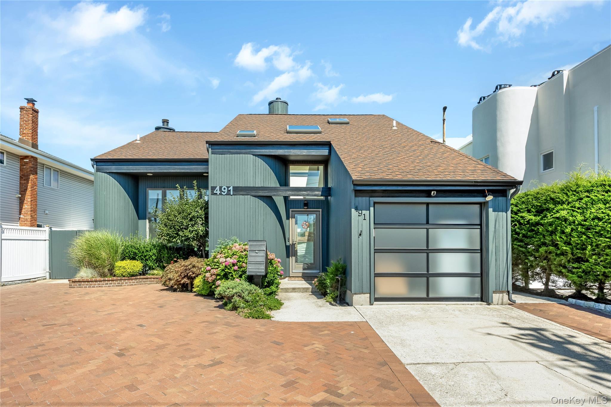 491 E Bay Drive – For Sale photo 2