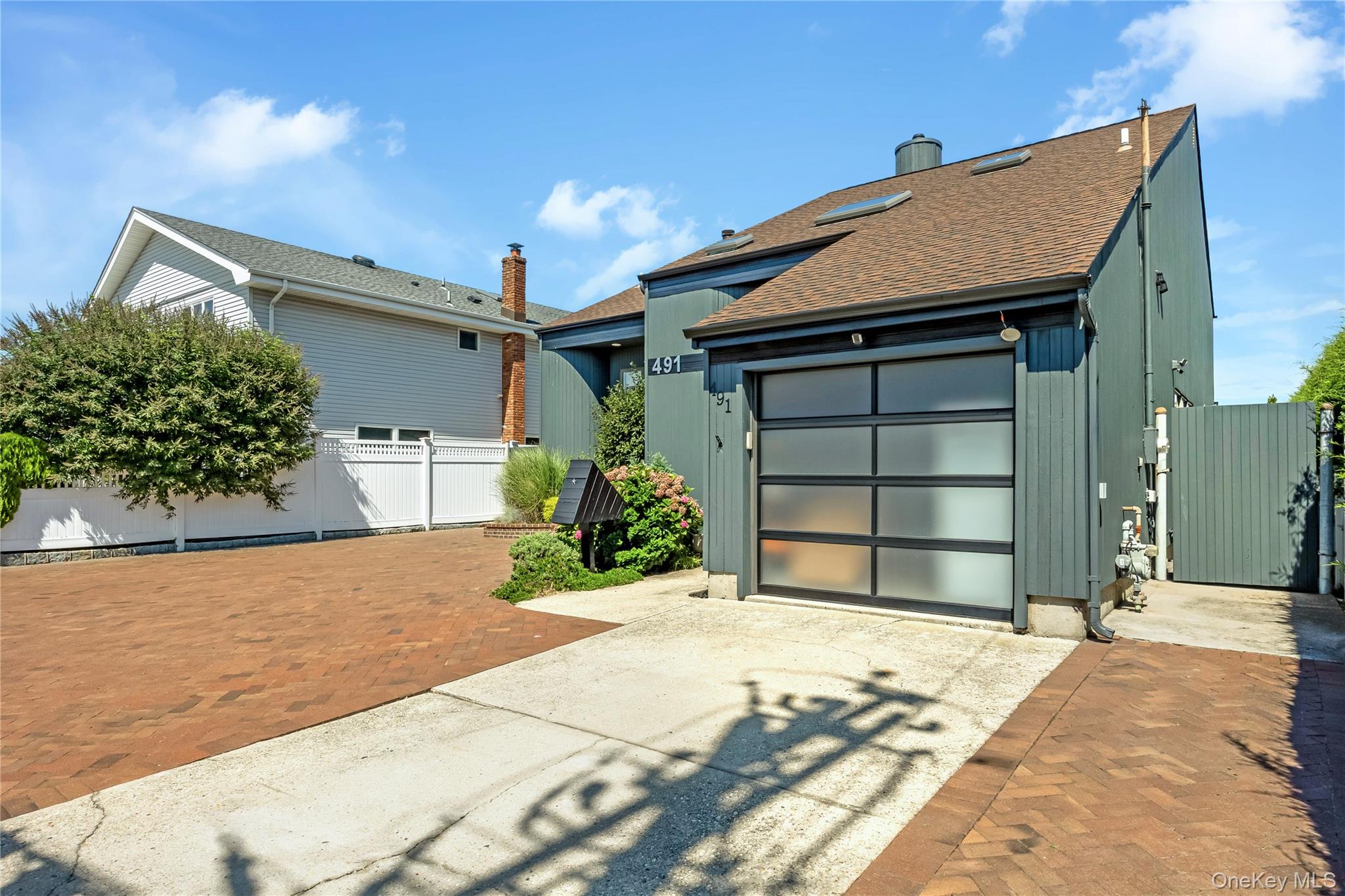 491 E Bay Drive – For Sale photo 4