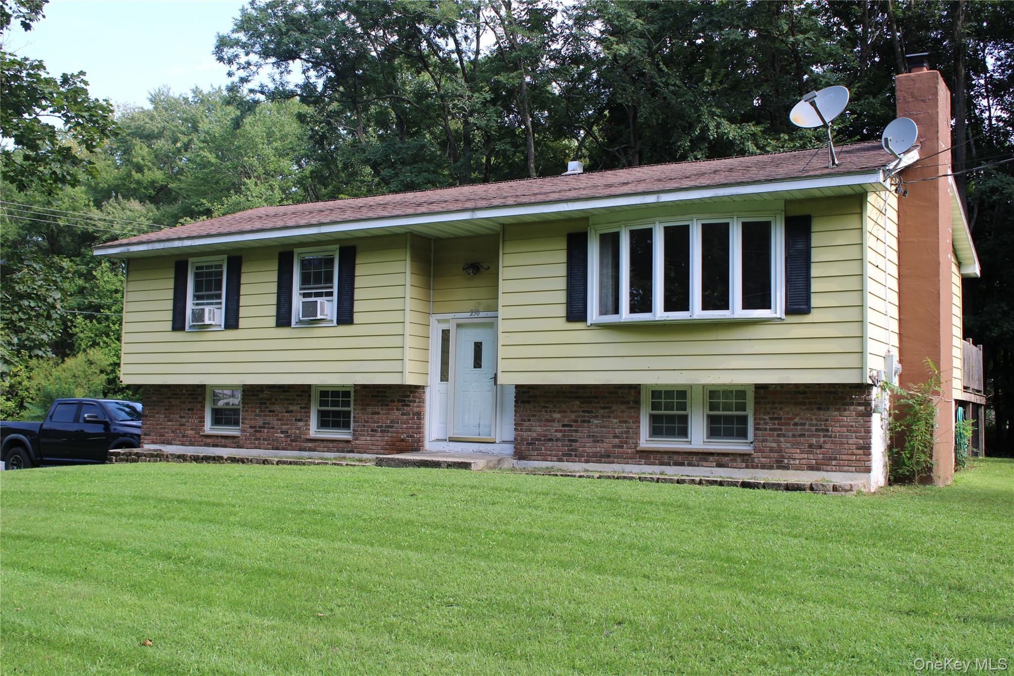 230 Roosevelt Road – For Sale