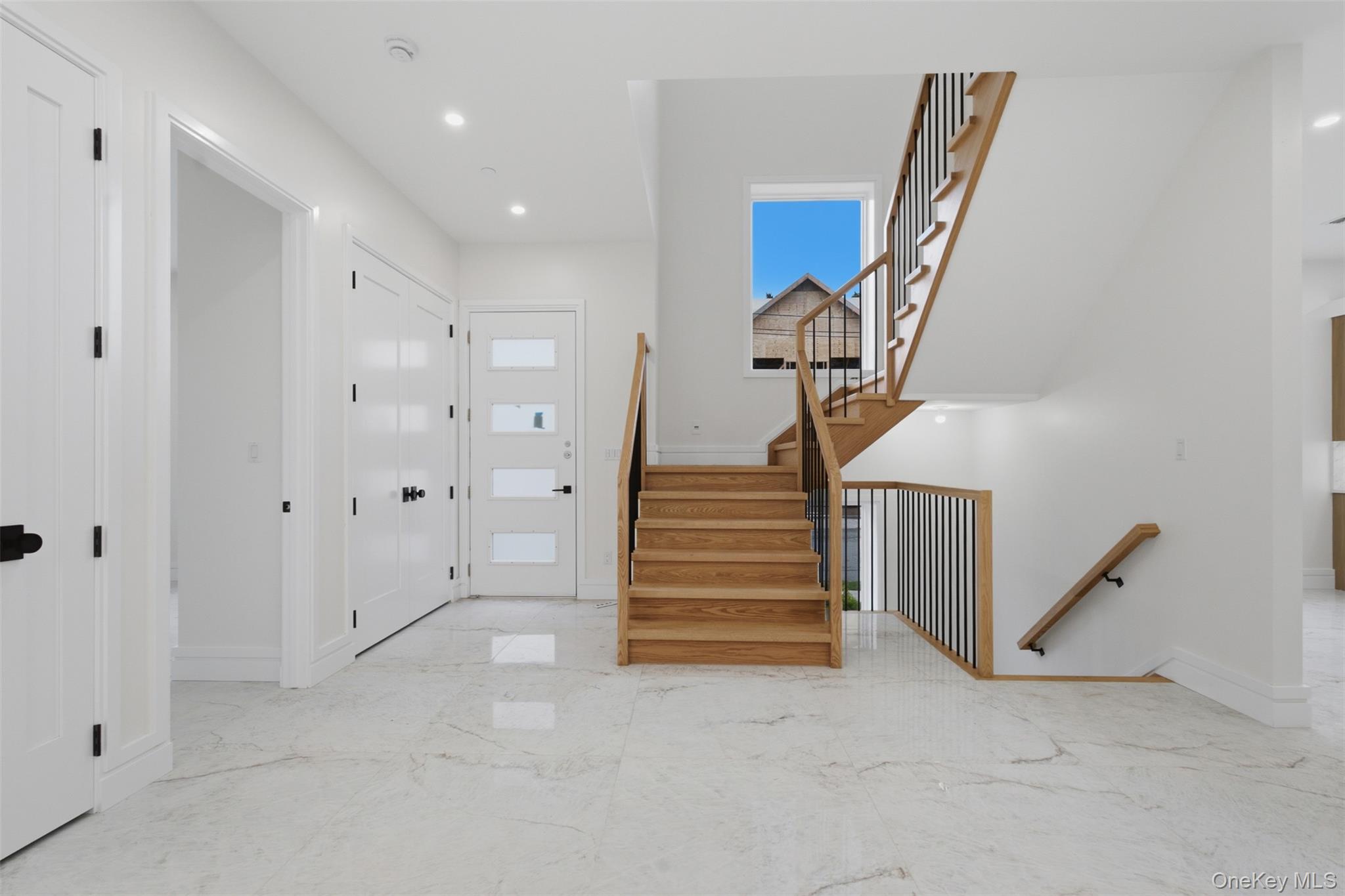 20 Singer Avenue, Unit 202 photo 11