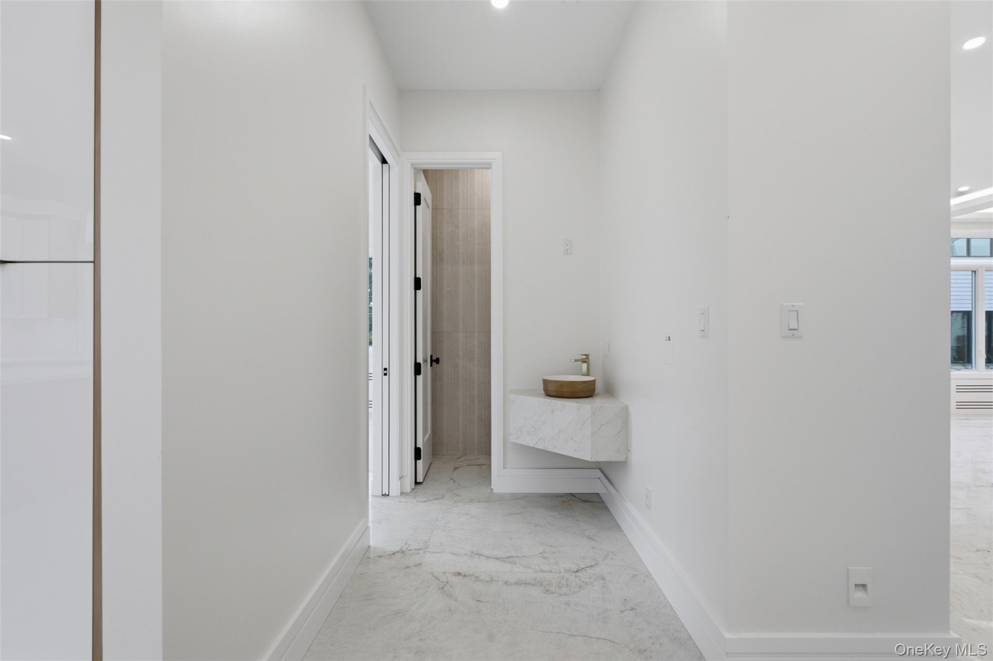 20 Singer Avenue, Unit 202 photo 20