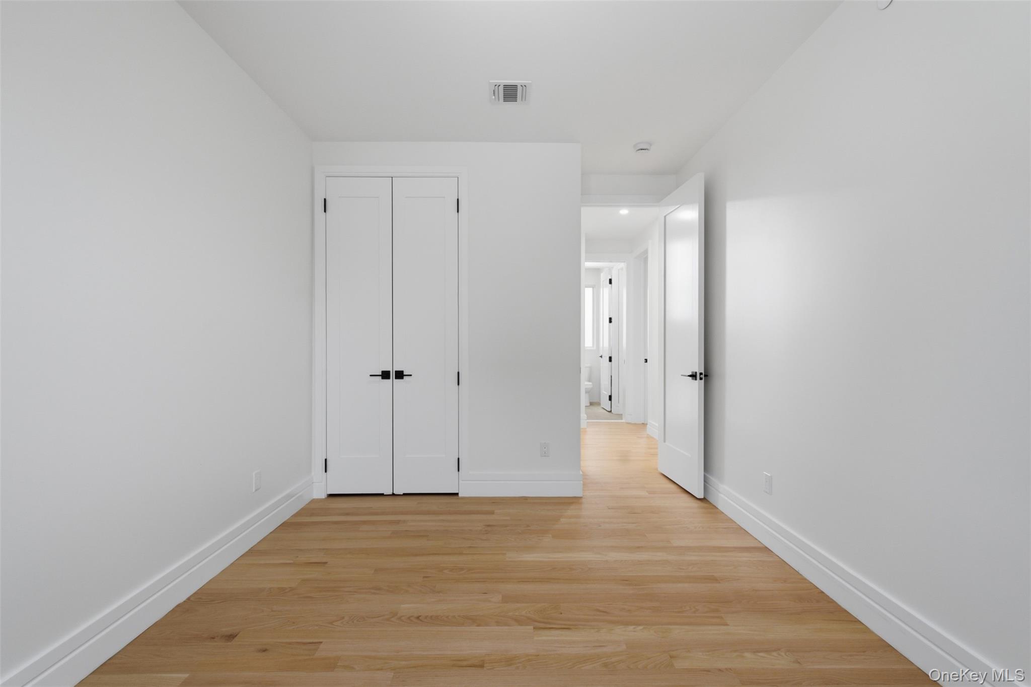 20 Singer Avenue, Unit 202 photo 27