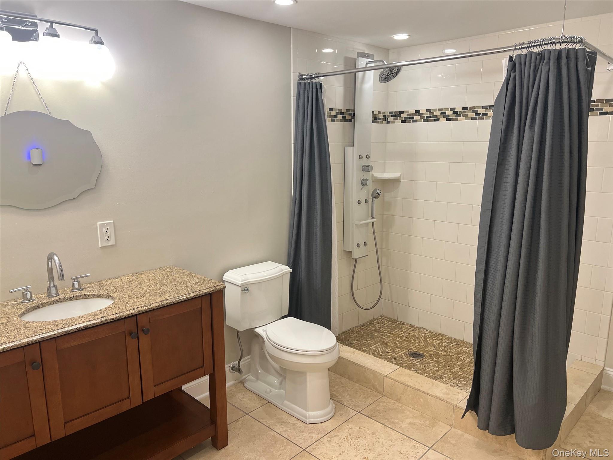 60 Kona Way – For Rent photo 9