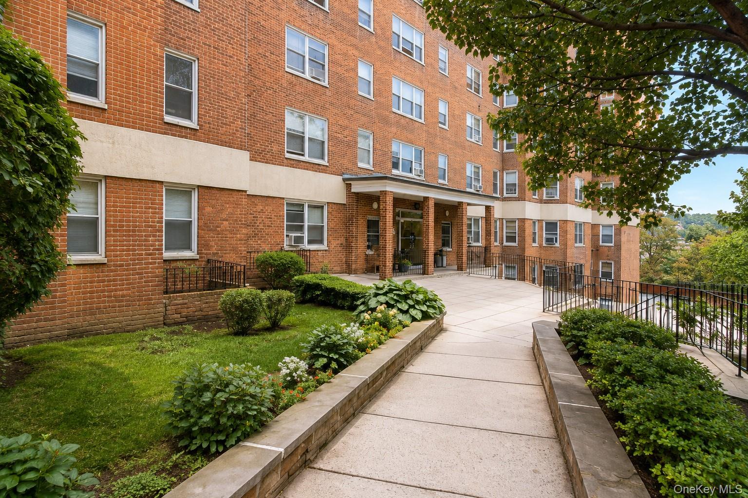 280 Collins Avenue, Unit 3i photo 2