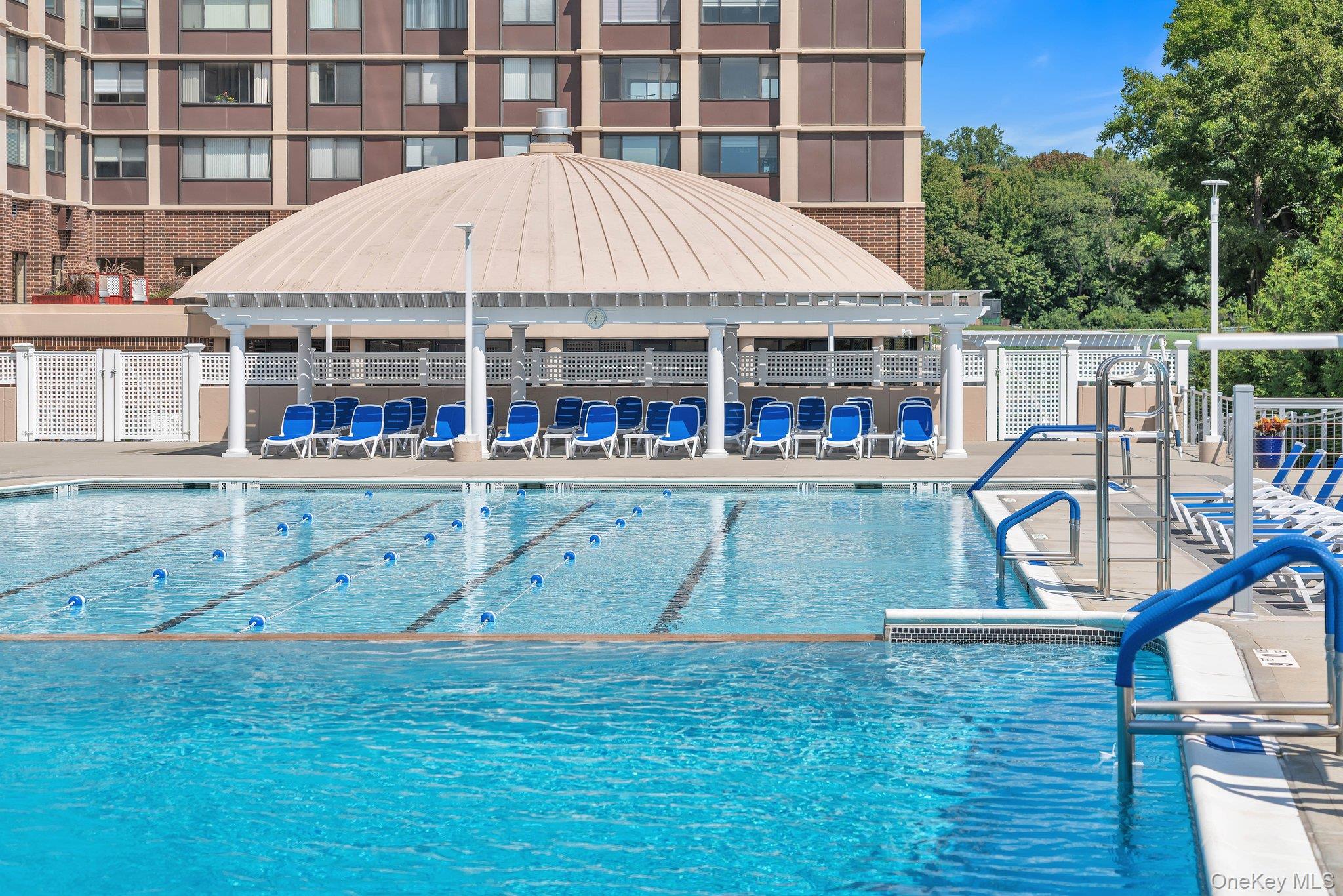 27110 Grand Central Parkway, Unit 2U photo 18