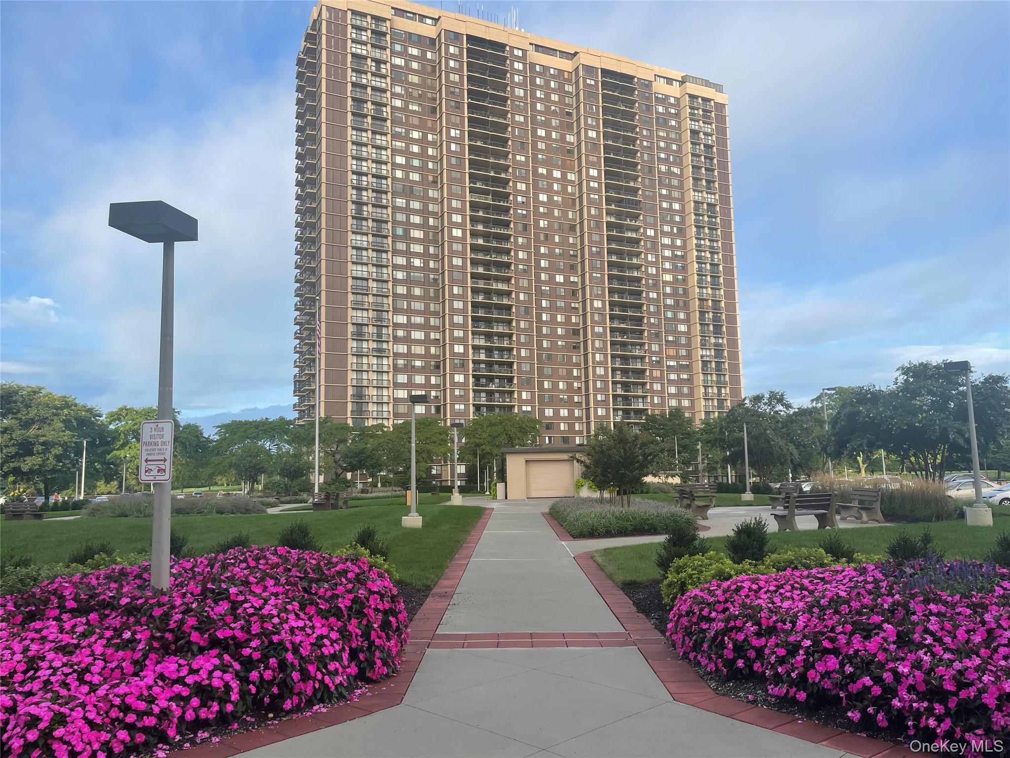 27110 Grand Central Parkway, Unit 2U