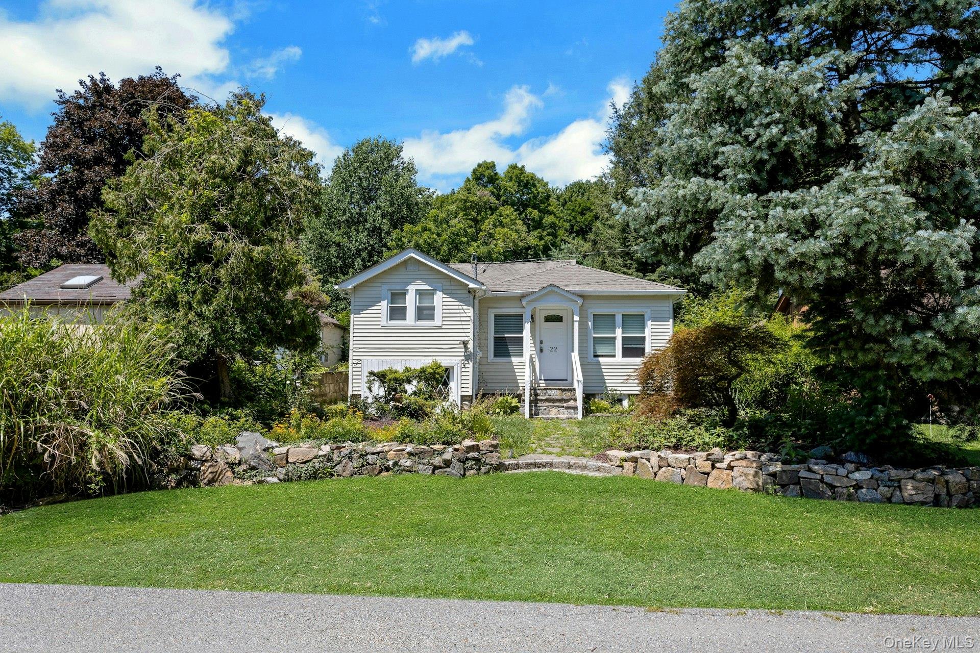 22 Larch Dr Larch Drive – For Sale photo 2