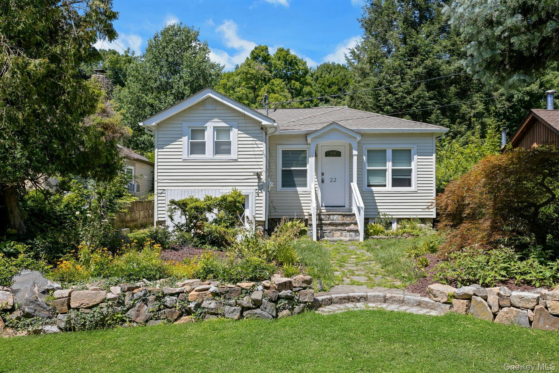 22 Larch Dr Larch Drive – For Sale