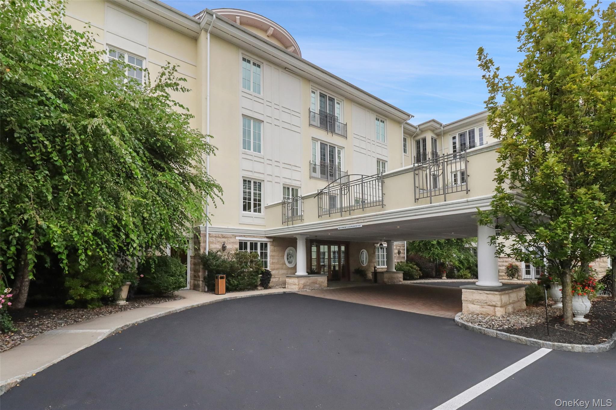 212 Trump Park Park – For Sale photo 2