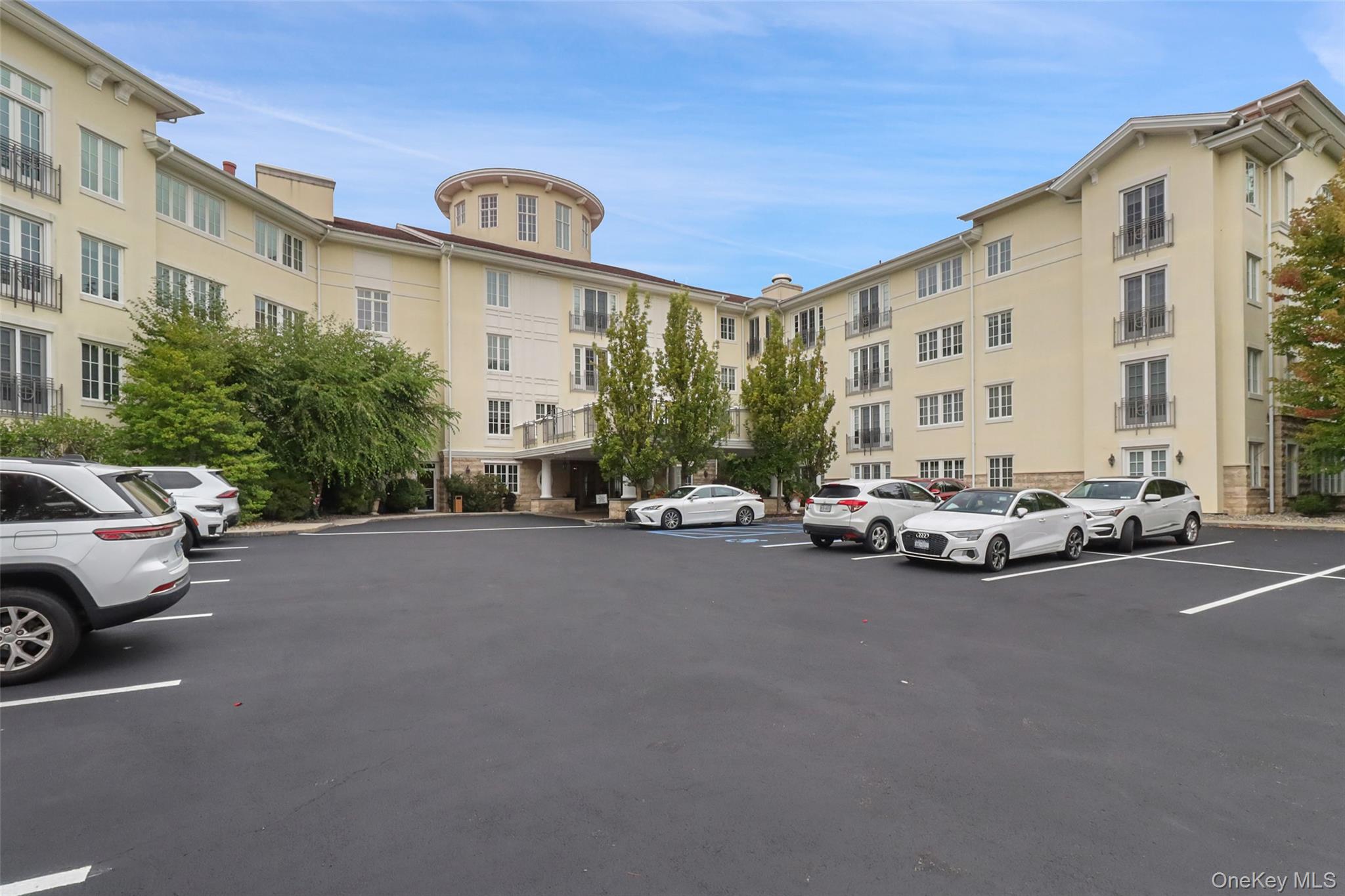 212 Trump Park Park – For Sale