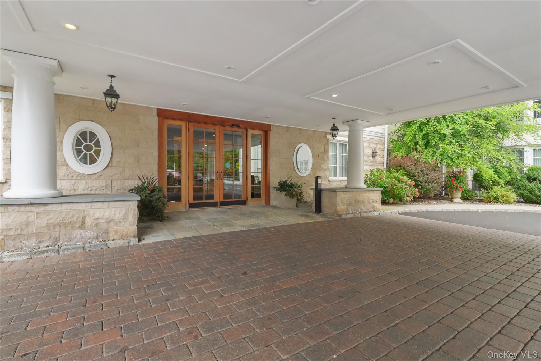 212 Trump Park Park – For Sale photo 3