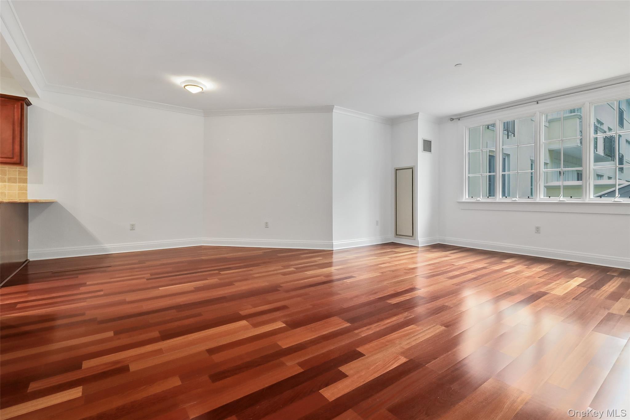 212 Trump Park Park – For Sale photo 13