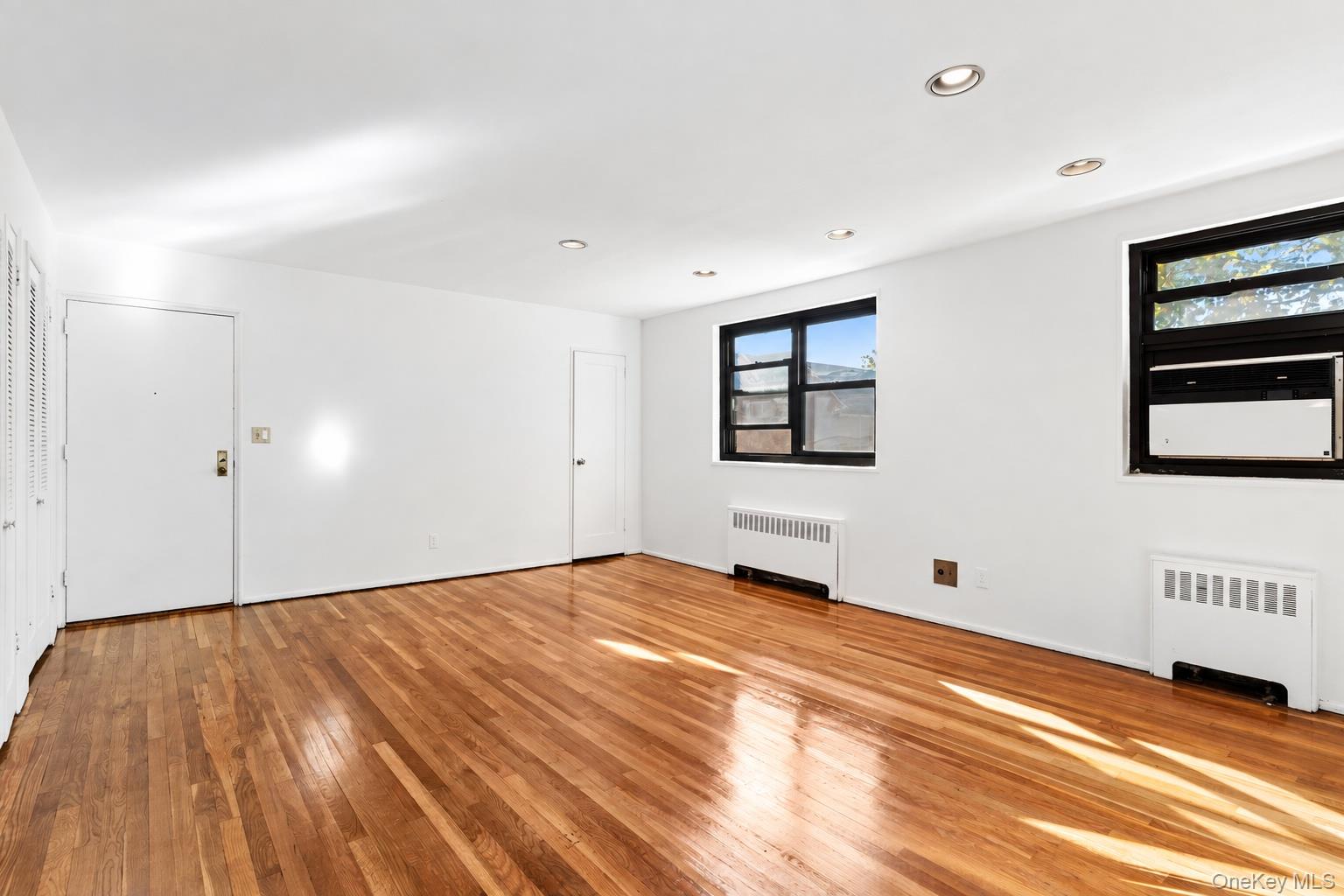 15-35 160 Street, Unit 6-160 photo 6