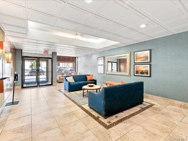 55 Monroe Boulevard, Unit 5-R photo 6