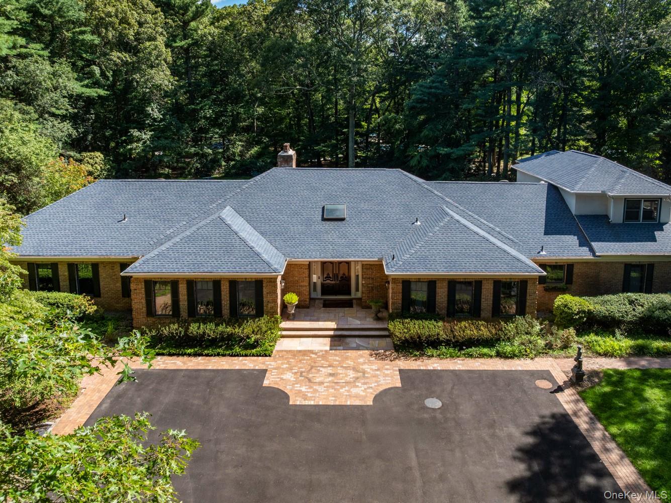 10 Laurel Woods Drive – For Sale