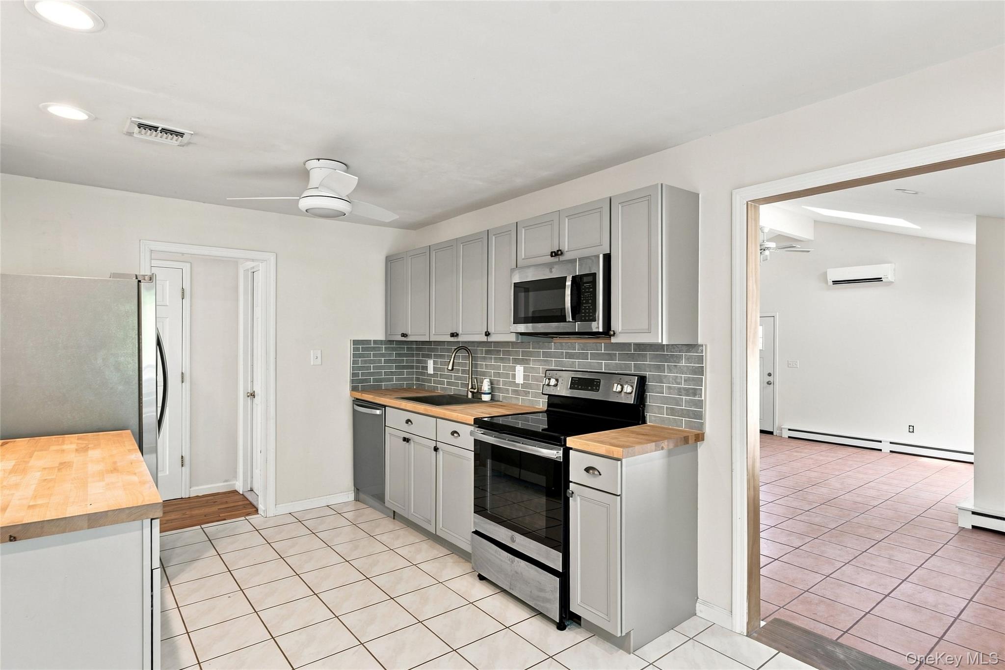 25 Harvey Lane – For Sale photo 10