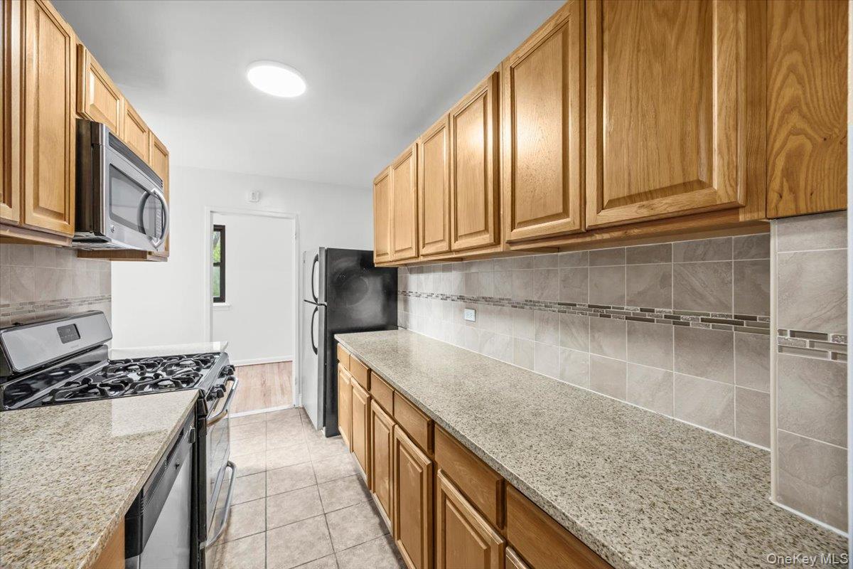 3260 Netherland Avenue, Unit 3F photo 6