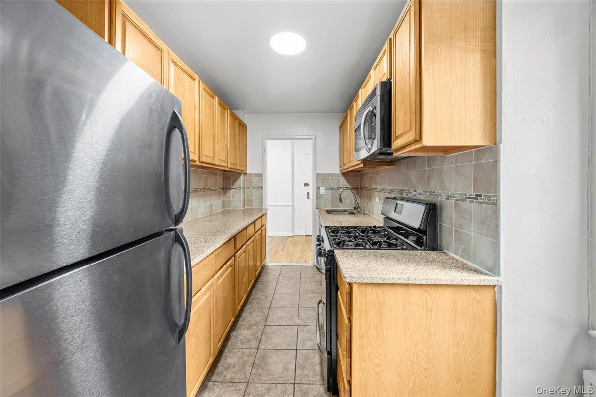 3260 Netherland Avenue, Unit 3F photo 7