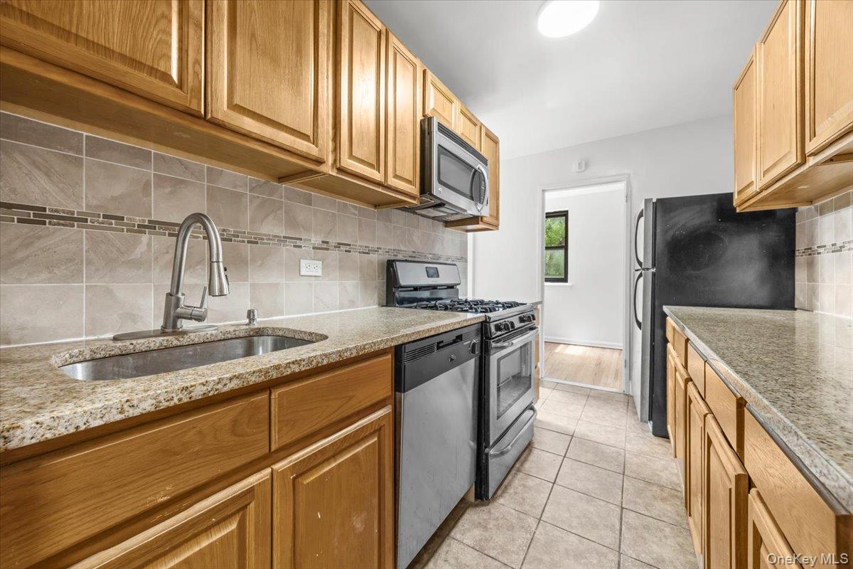 3260 Netherland Avenue, Unit 3F photo 5