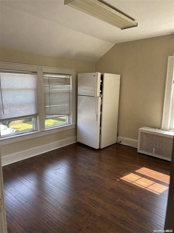28 Ellwood Street, Unit Upper photo 3