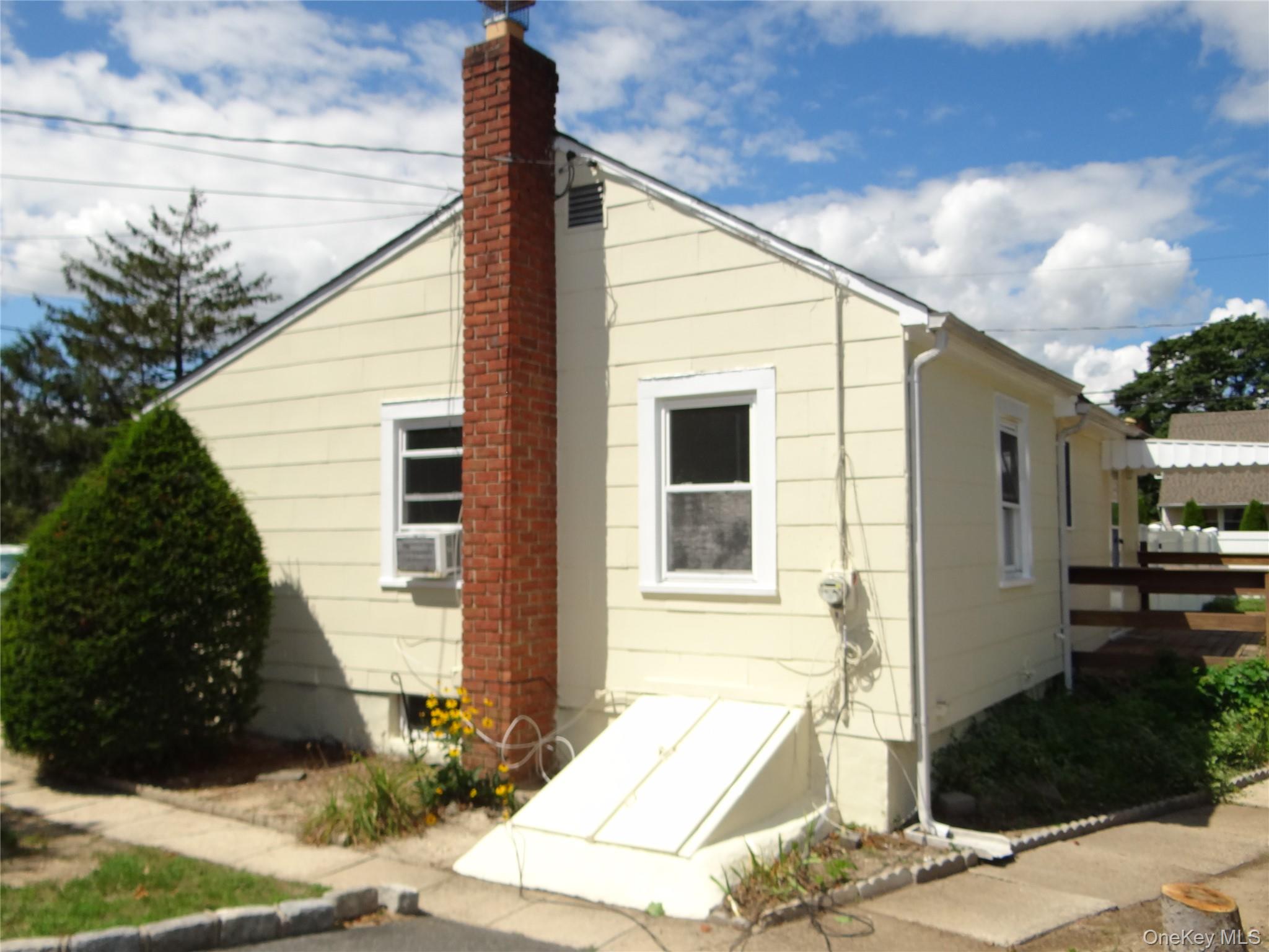 272 12th Avenue – For Sale photo 18