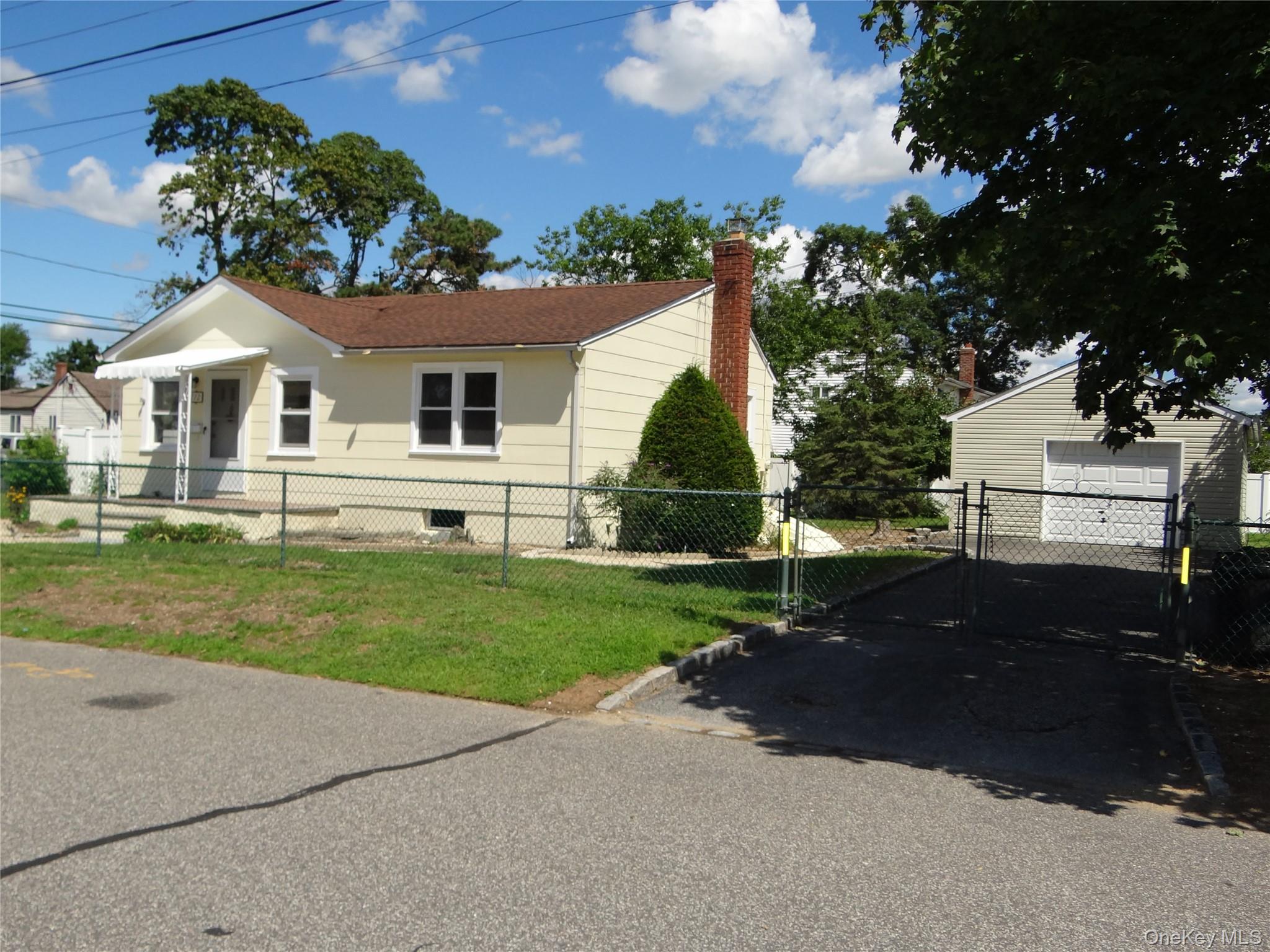 272 12th Avenue – For Sale photo 3