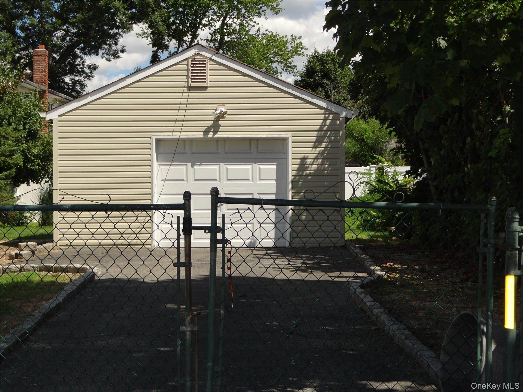 272 12th Avenue – For Sale photo 4