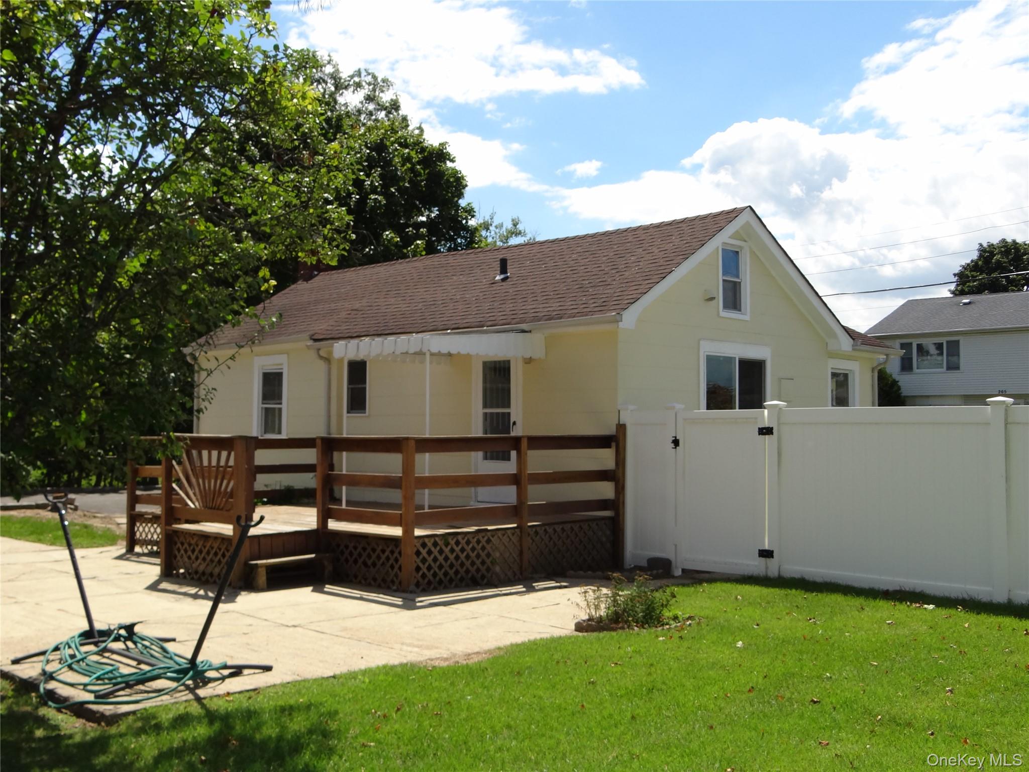 272 12th Avenue – For Sale photo 16