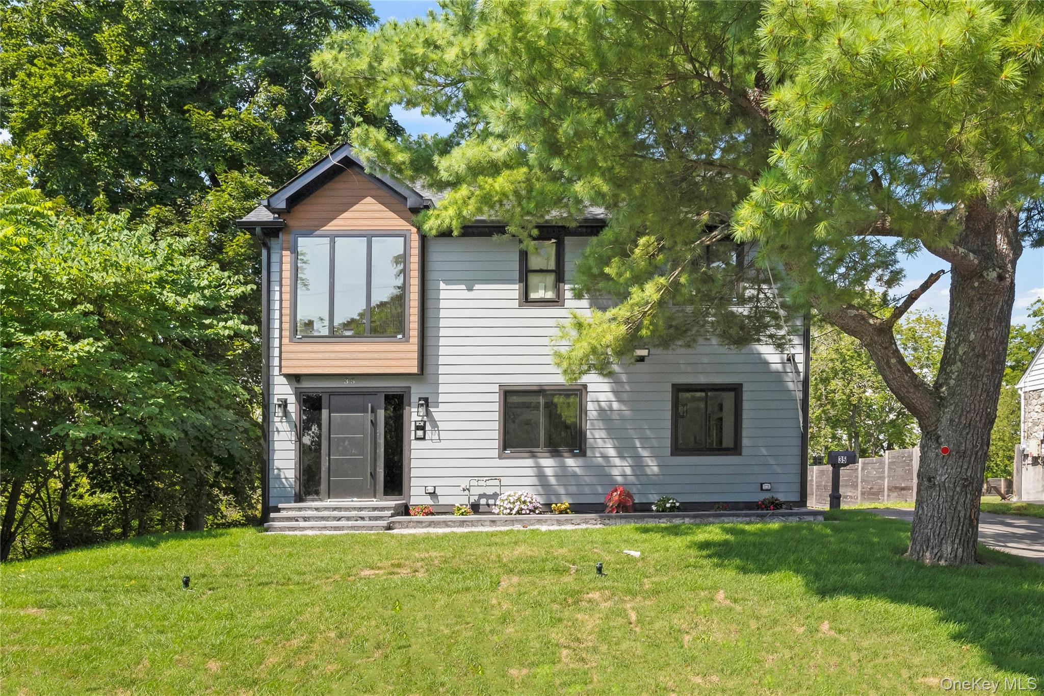 35 Harry Howard Avenue – For Sale photo 3