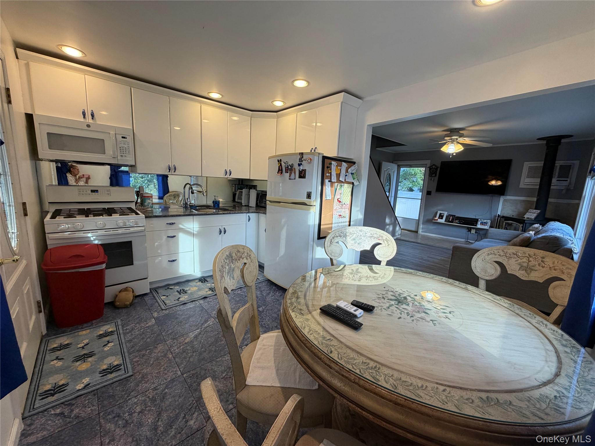7 Crystal Lane – For Sale photo 7