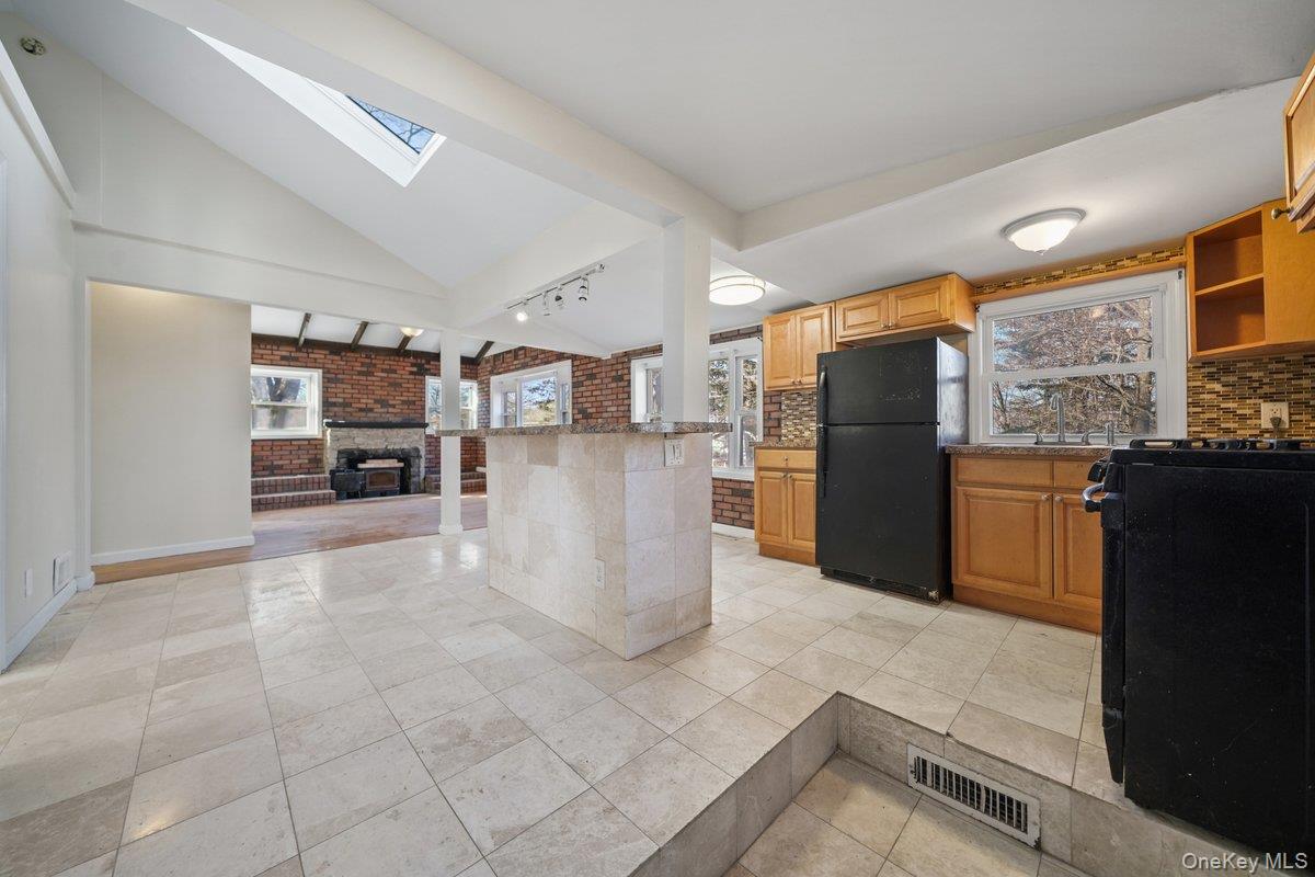 37 Orchard Trail – For Rent photo 2