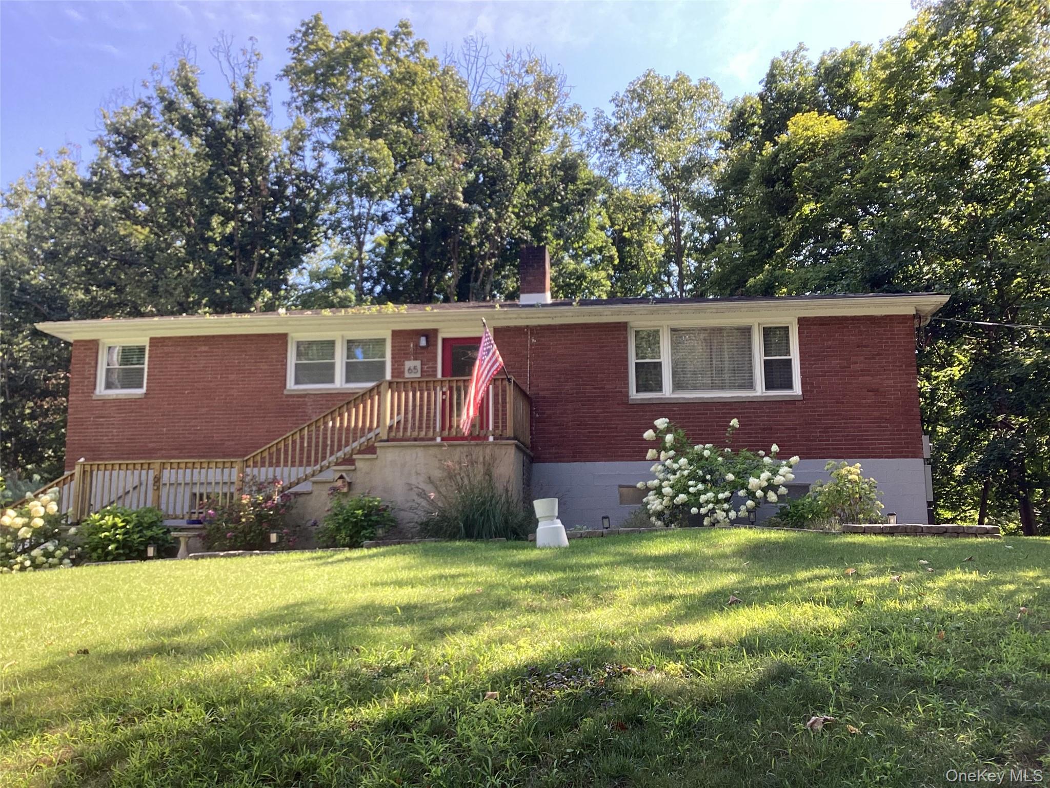 65 Luty Drive – For Sale