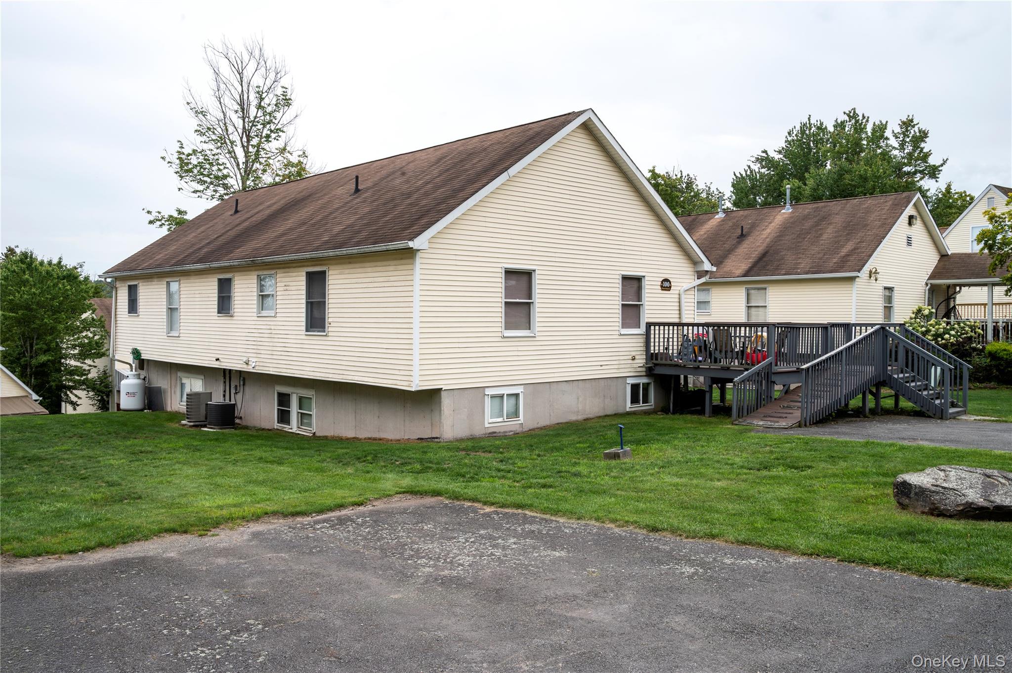 100 Mesora Woods Drive, Unit 35 photo 24