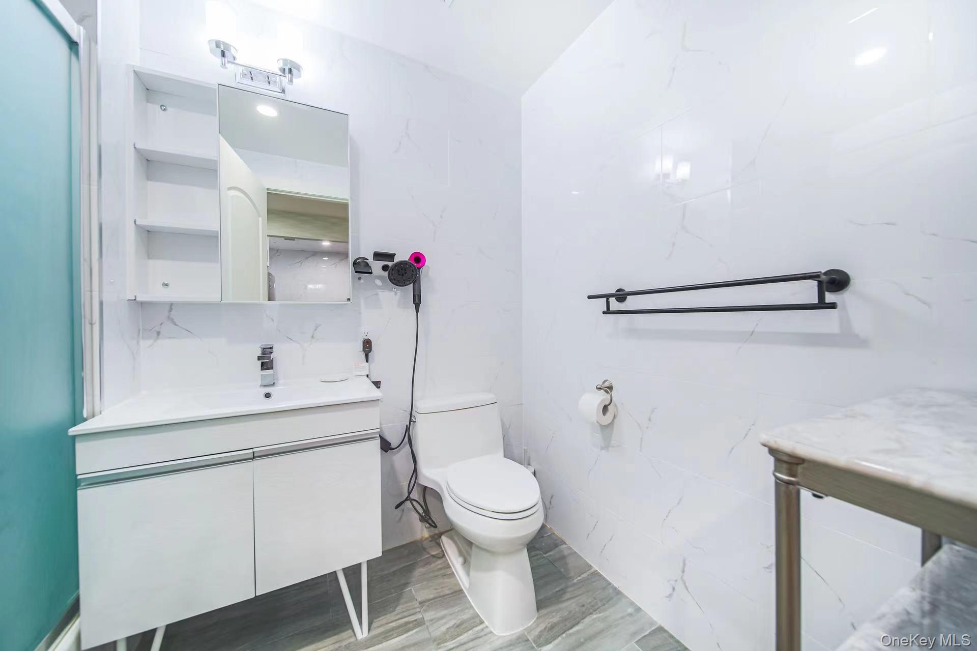 144-27 Sanford Avenue, Unit 3J photo 5