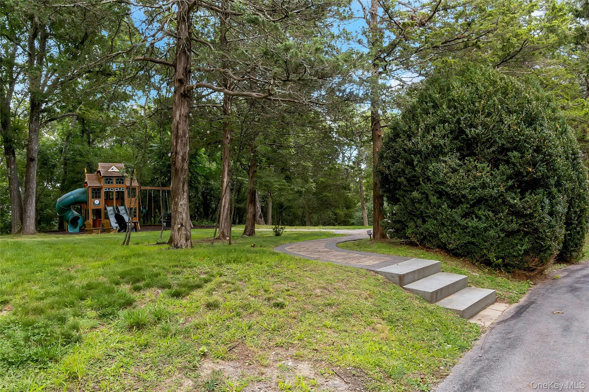 69 Cedar Pond Lane – For Sale photo 11