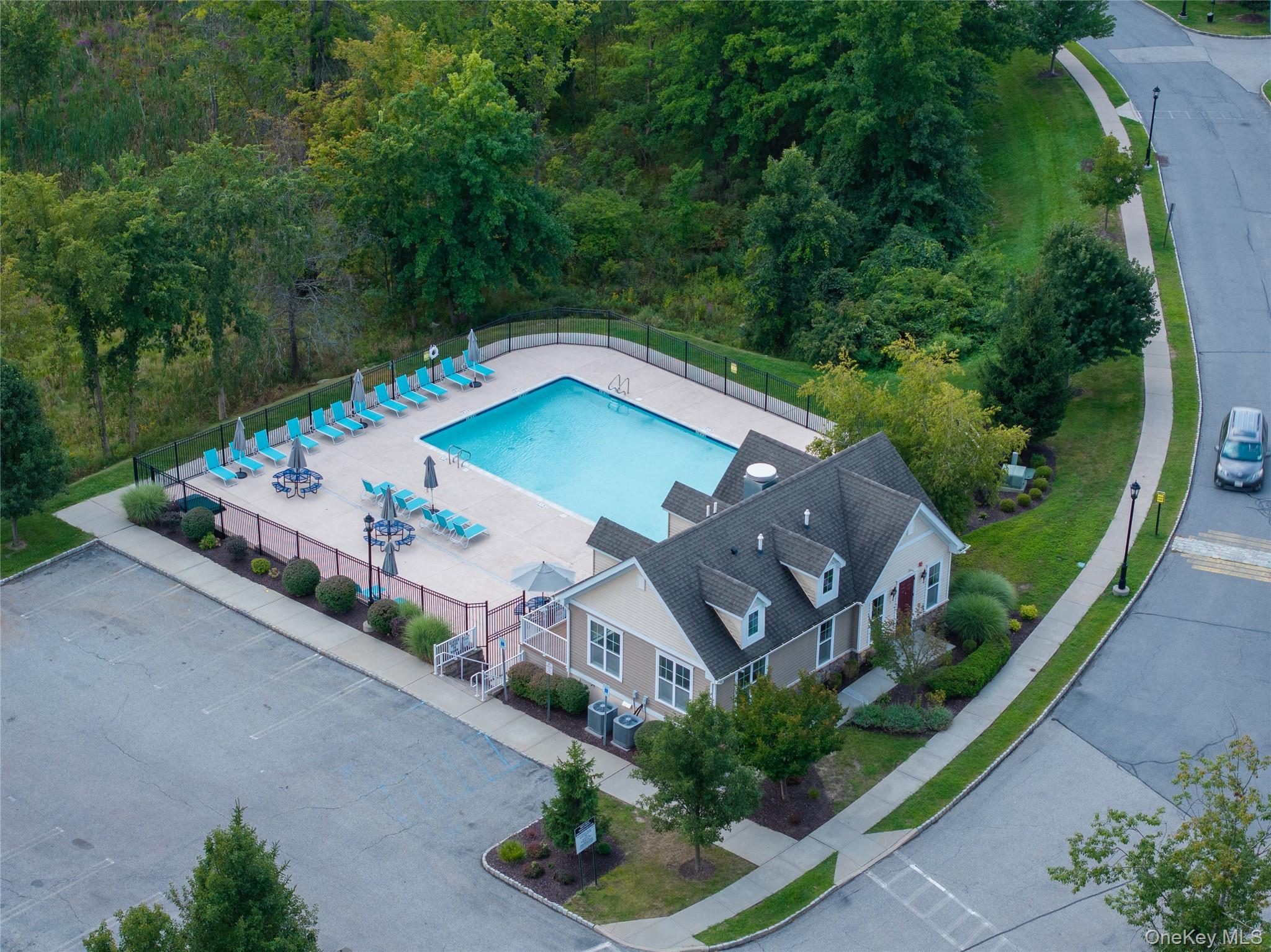 34 Field Stone Drive – For Sale photo 2