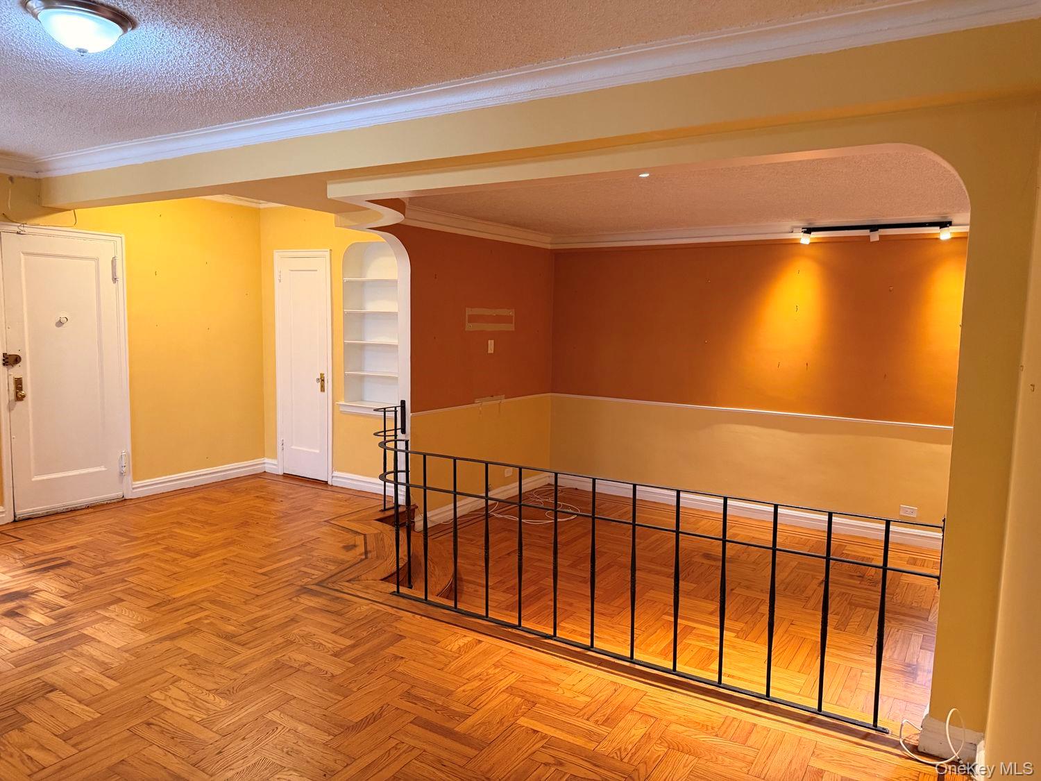 601 Pelham Parkway N, Unit 108 photo 13