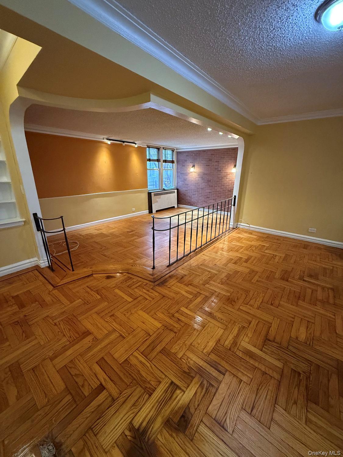601 Pelham Parkway N, Unit 108 photo 14