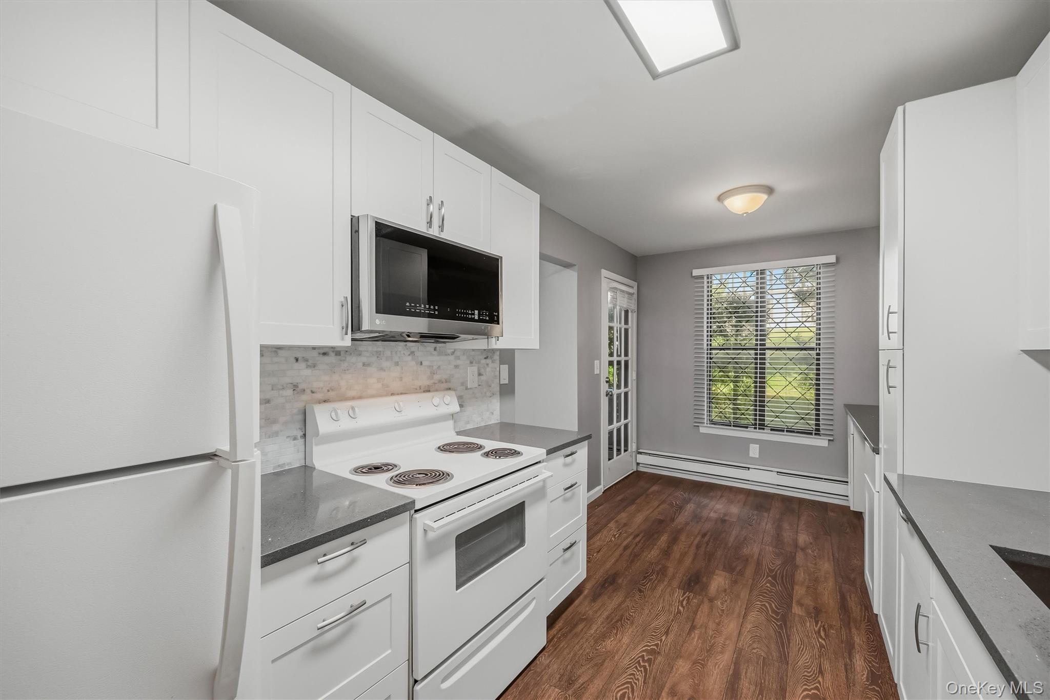 631 Sierra Vista Lane, Unit Bldg 21 photo 12