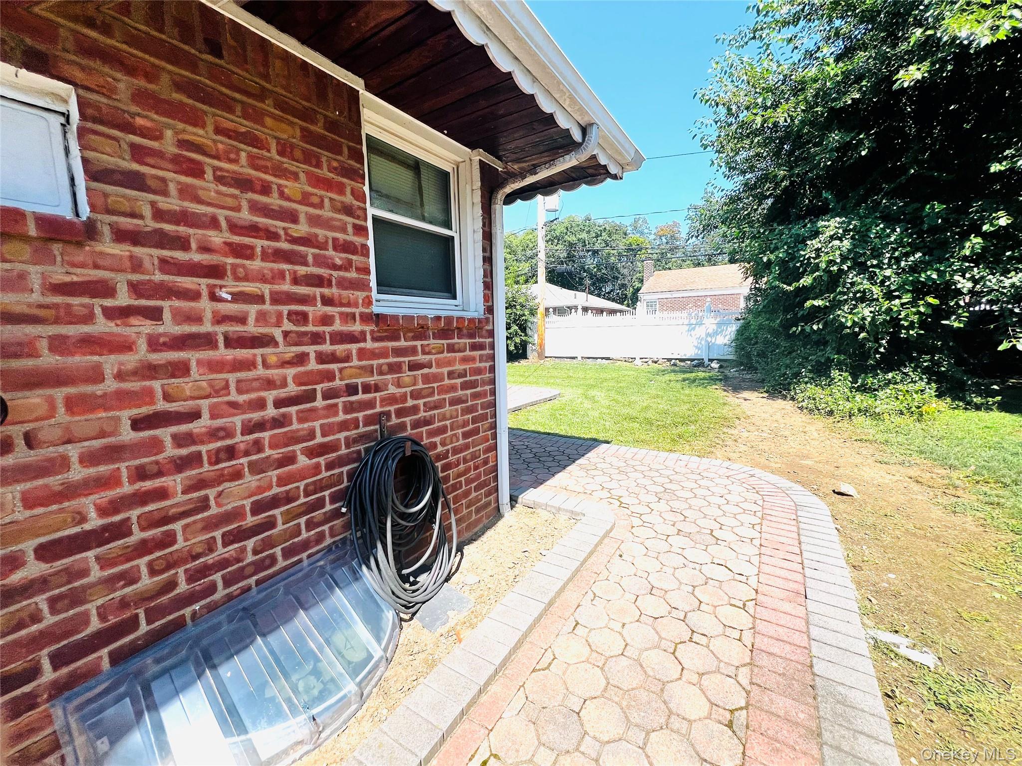 819 Dean Drive – For Sale photo 2