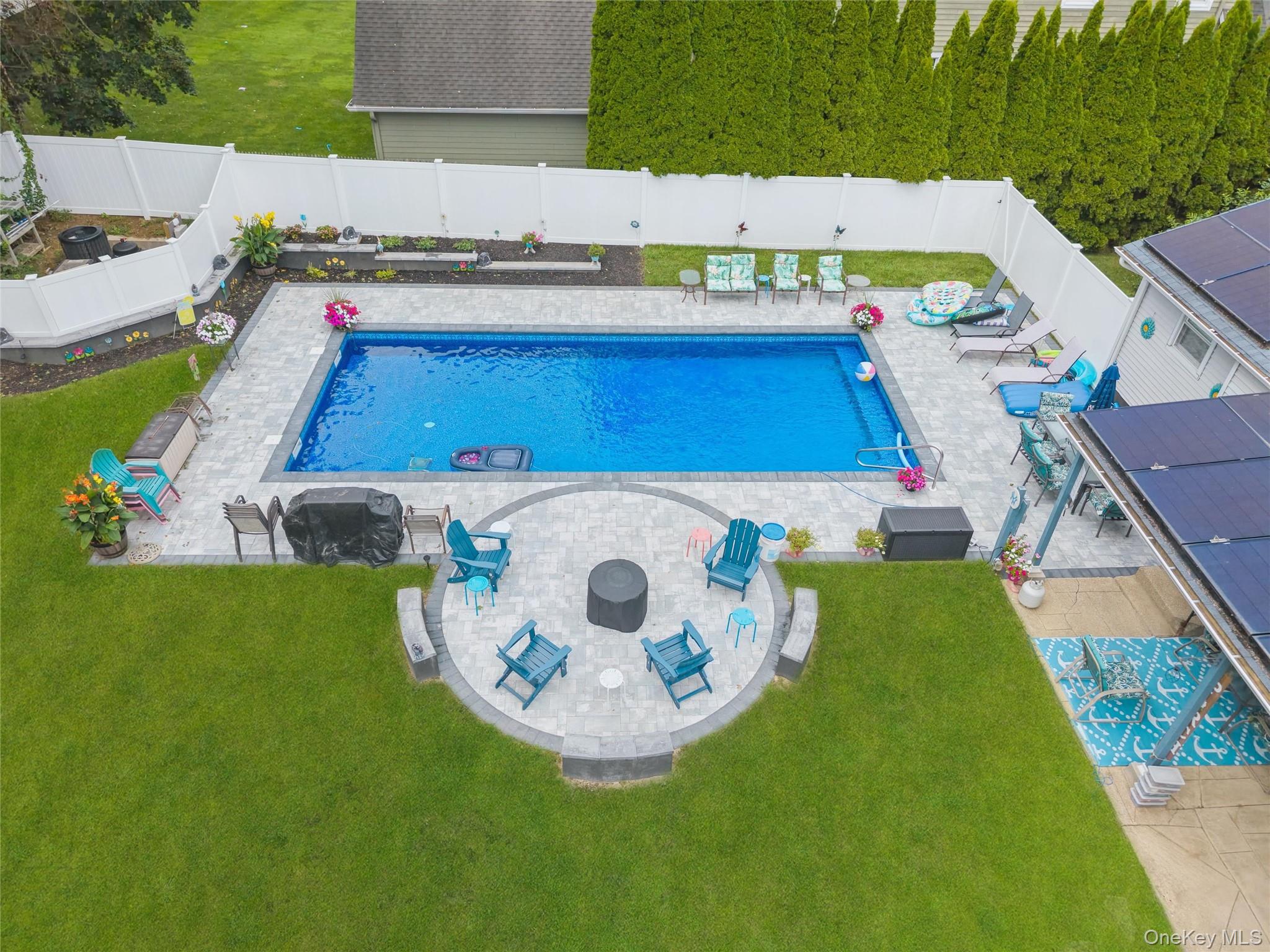 31 Ketay Drive N – For Sale photo 2