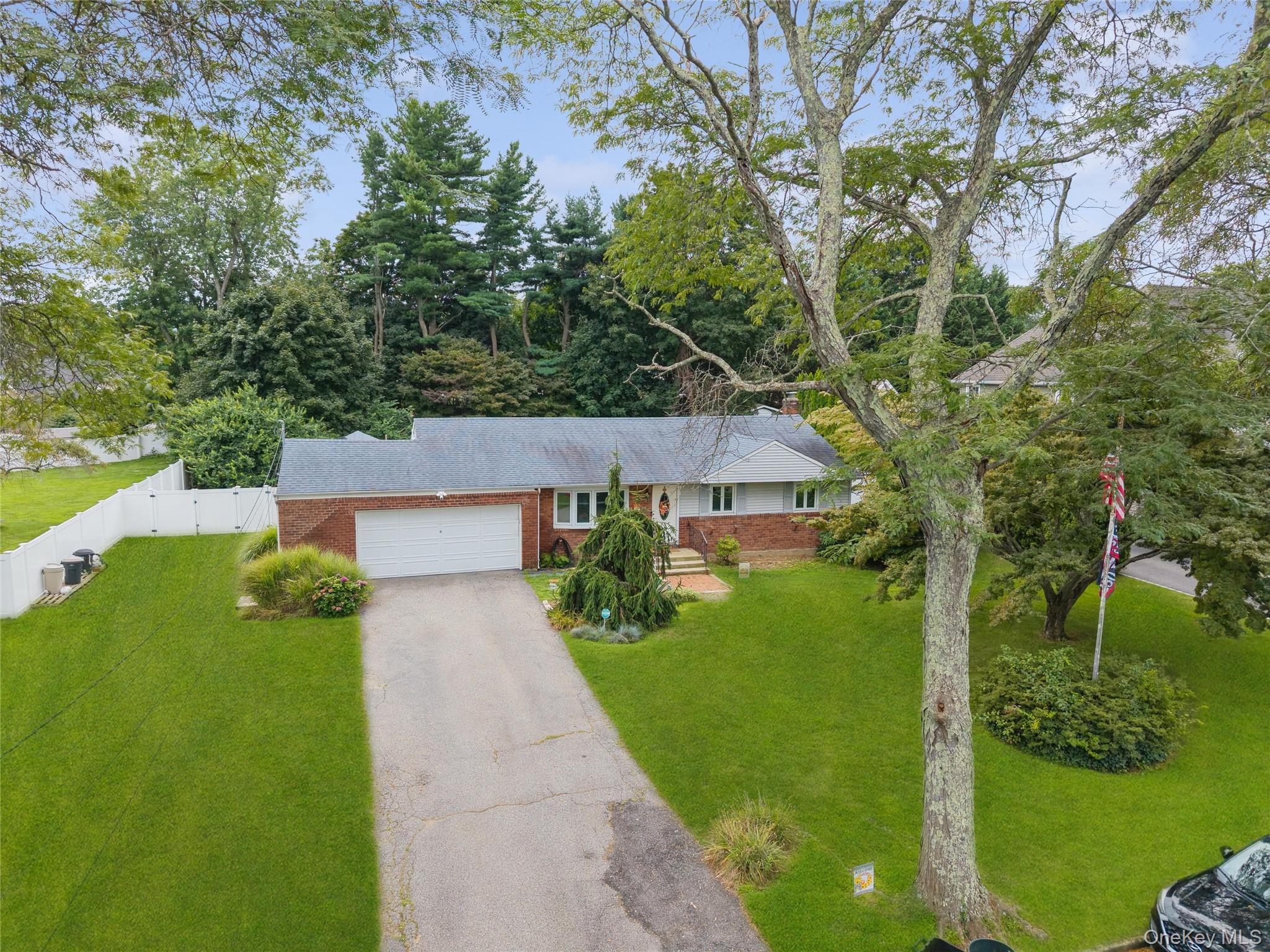 31 Ketay Drive N – For Sale