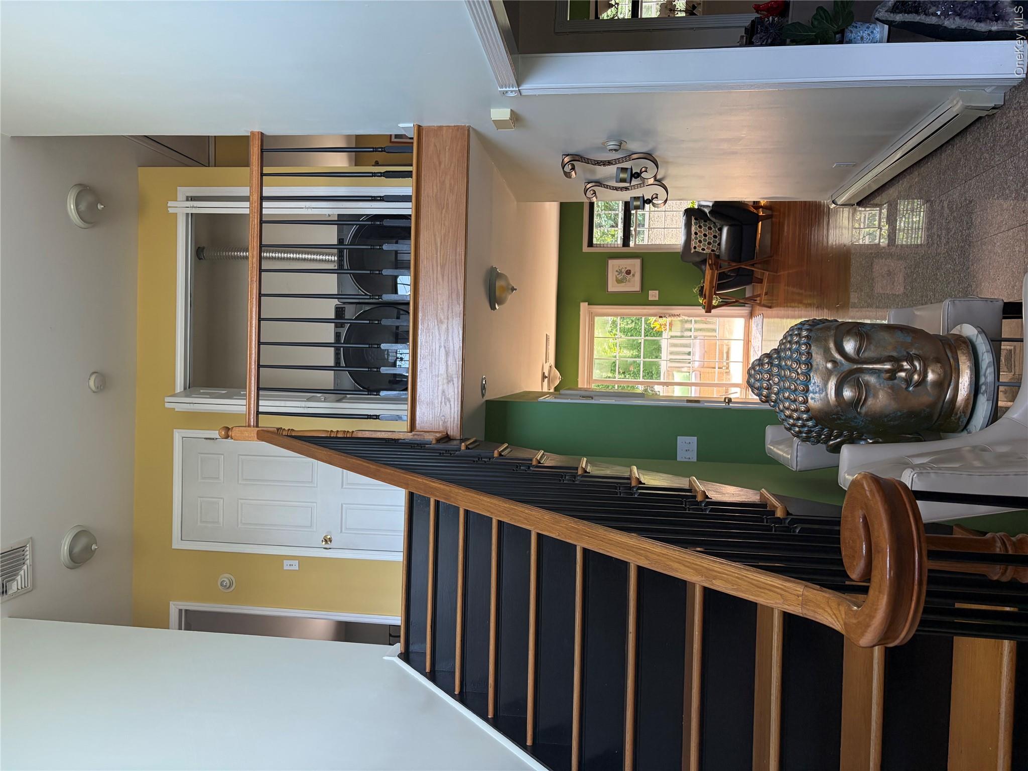134 Park Ave New Hyde Park – For Sale photo 3