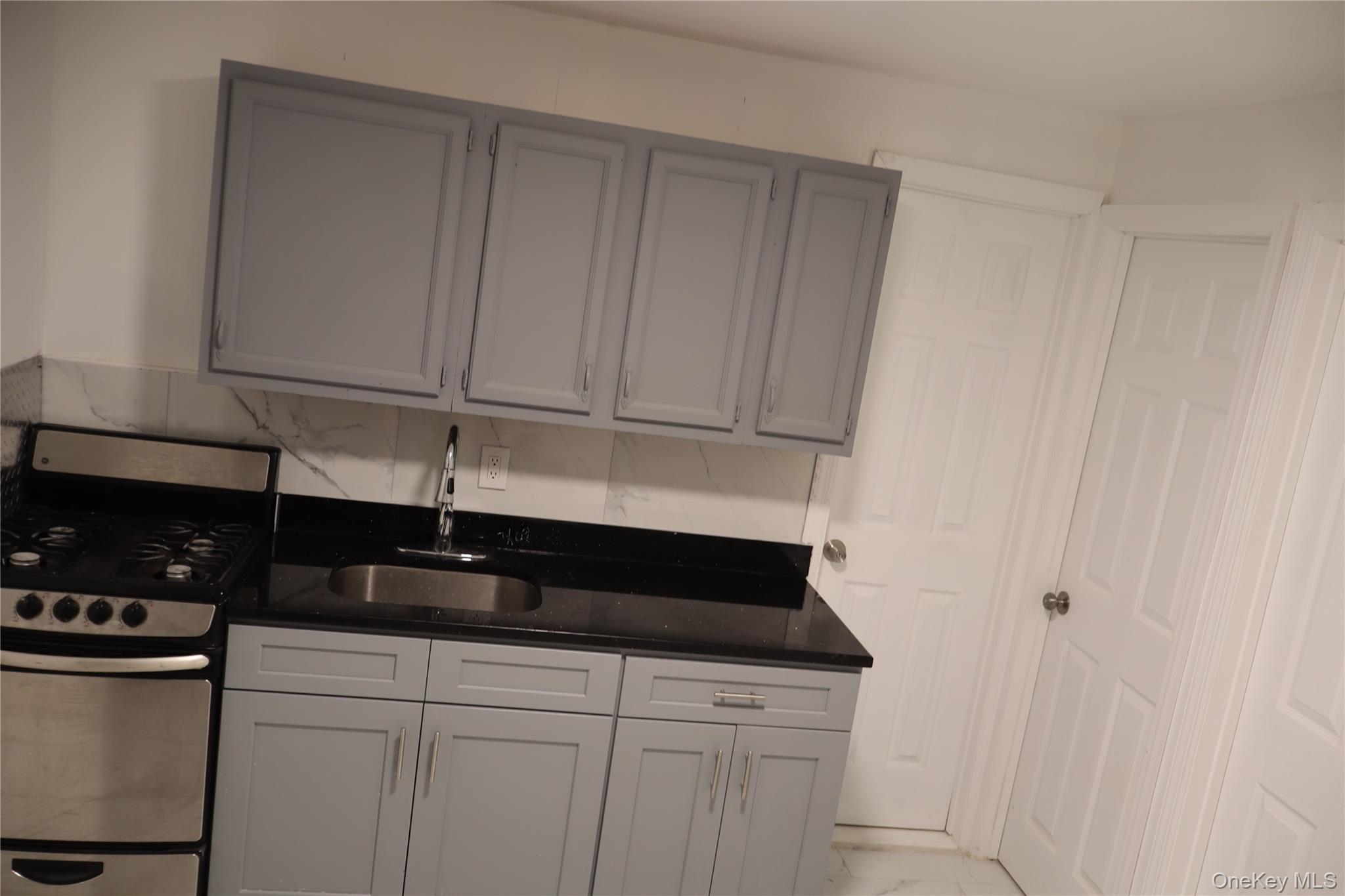 560 Jerome Street, Unit 1st Floor photo 5