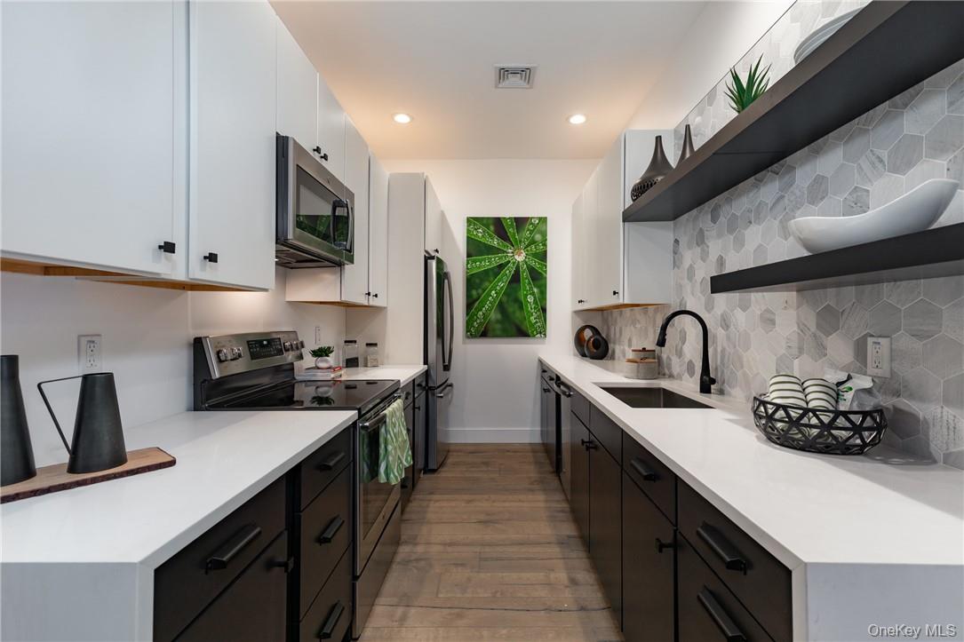 30 Beekman Street, Unit 113 photo 14