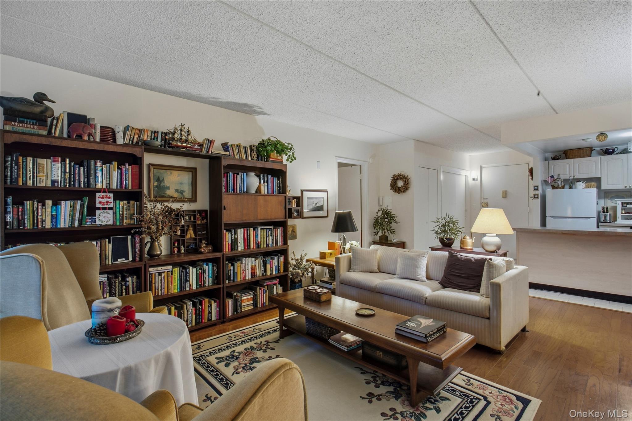 1376 Midland Avenue, Unit 105 photo 6