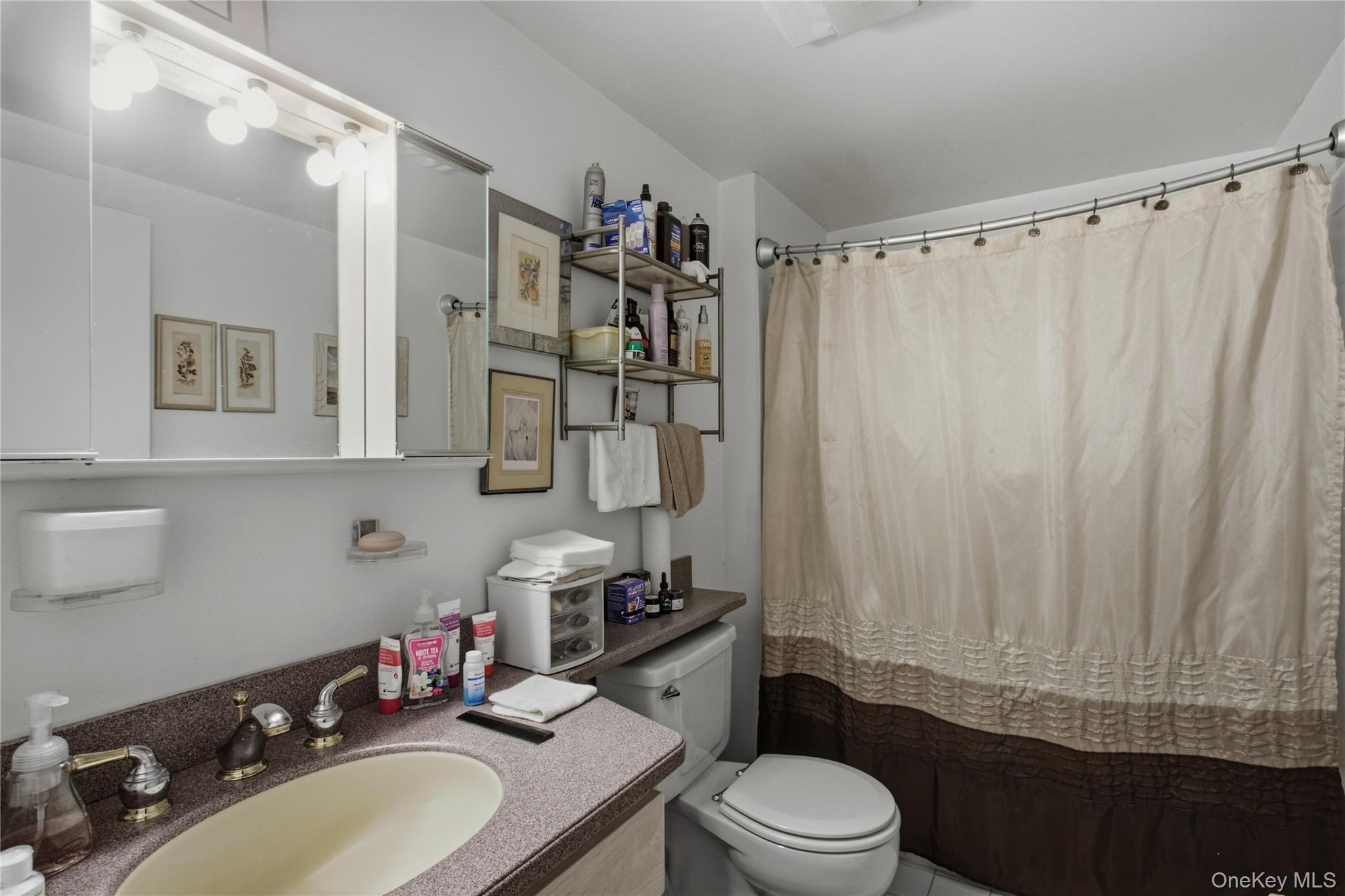 1376 Midland Avenue, Unit 105 photo 14
