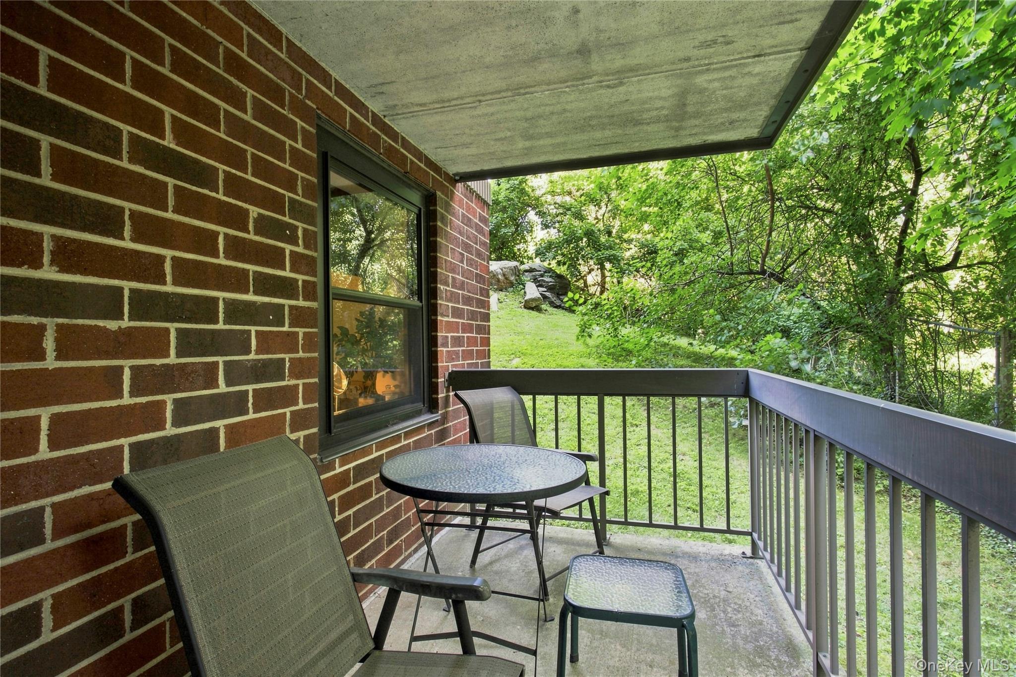 1376 Midland Avenue, Unit 105 photo 20