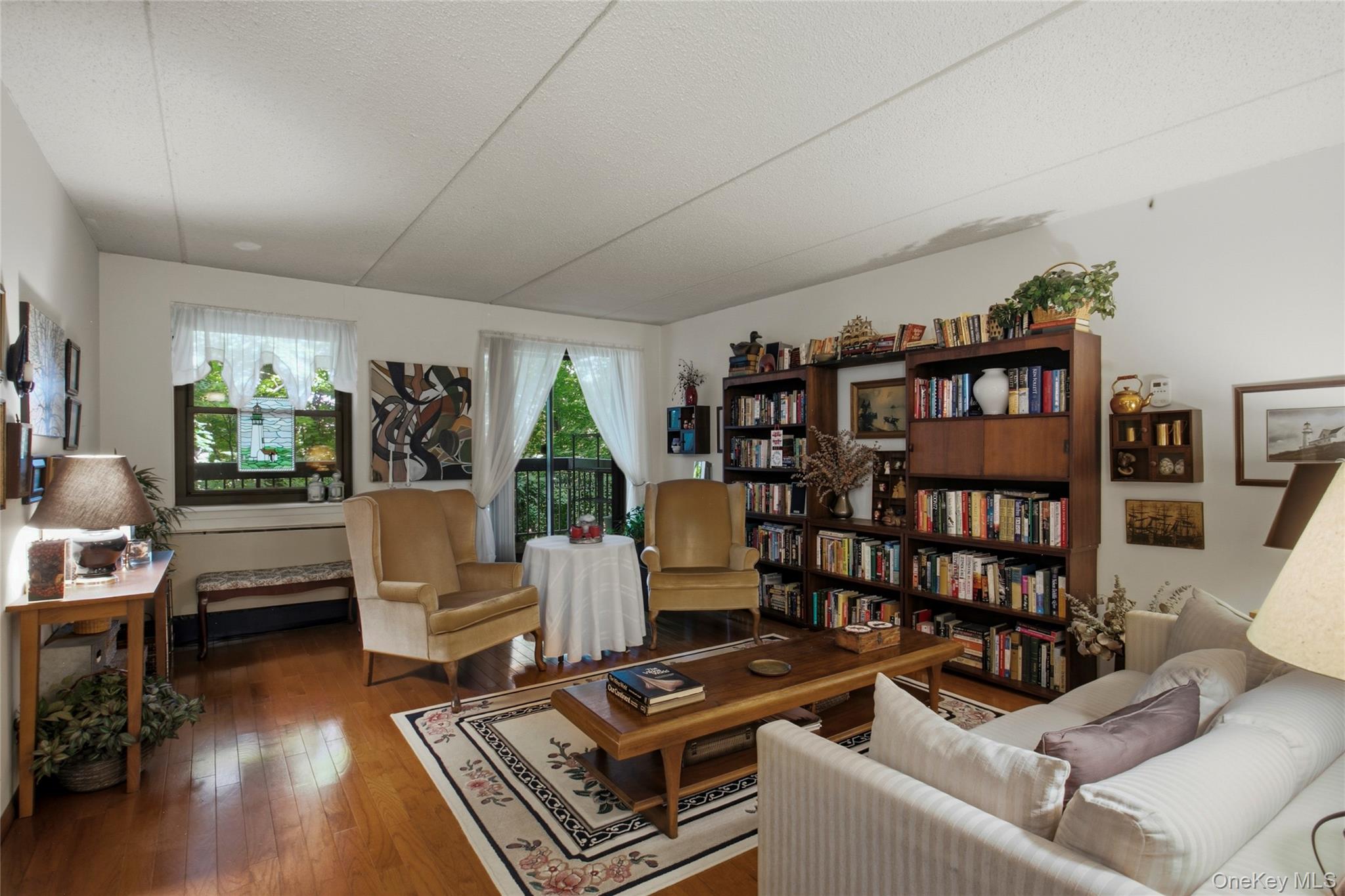 1376 Midland Avenue, Unit 105 photo 4